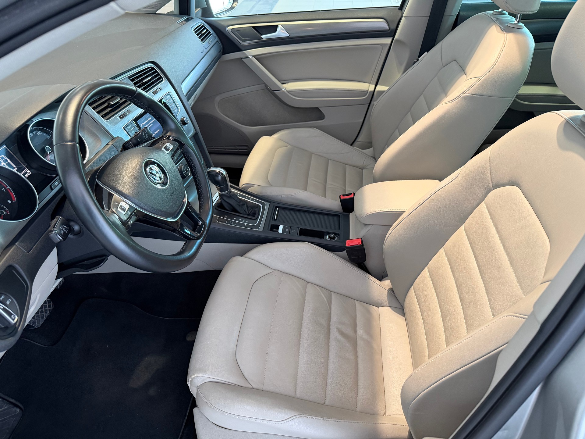 VW Golf 1.4 TSI Comfortline DSG-image-14