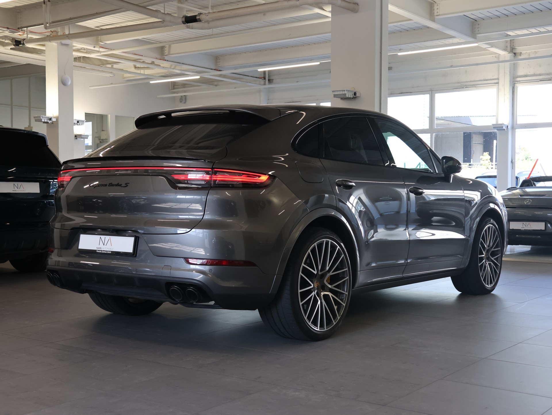 PORSCHE Cayenne Turbo Coupé S E-Hybrid *Bose* *Panoramadach* *Sitzheizung*-image-5