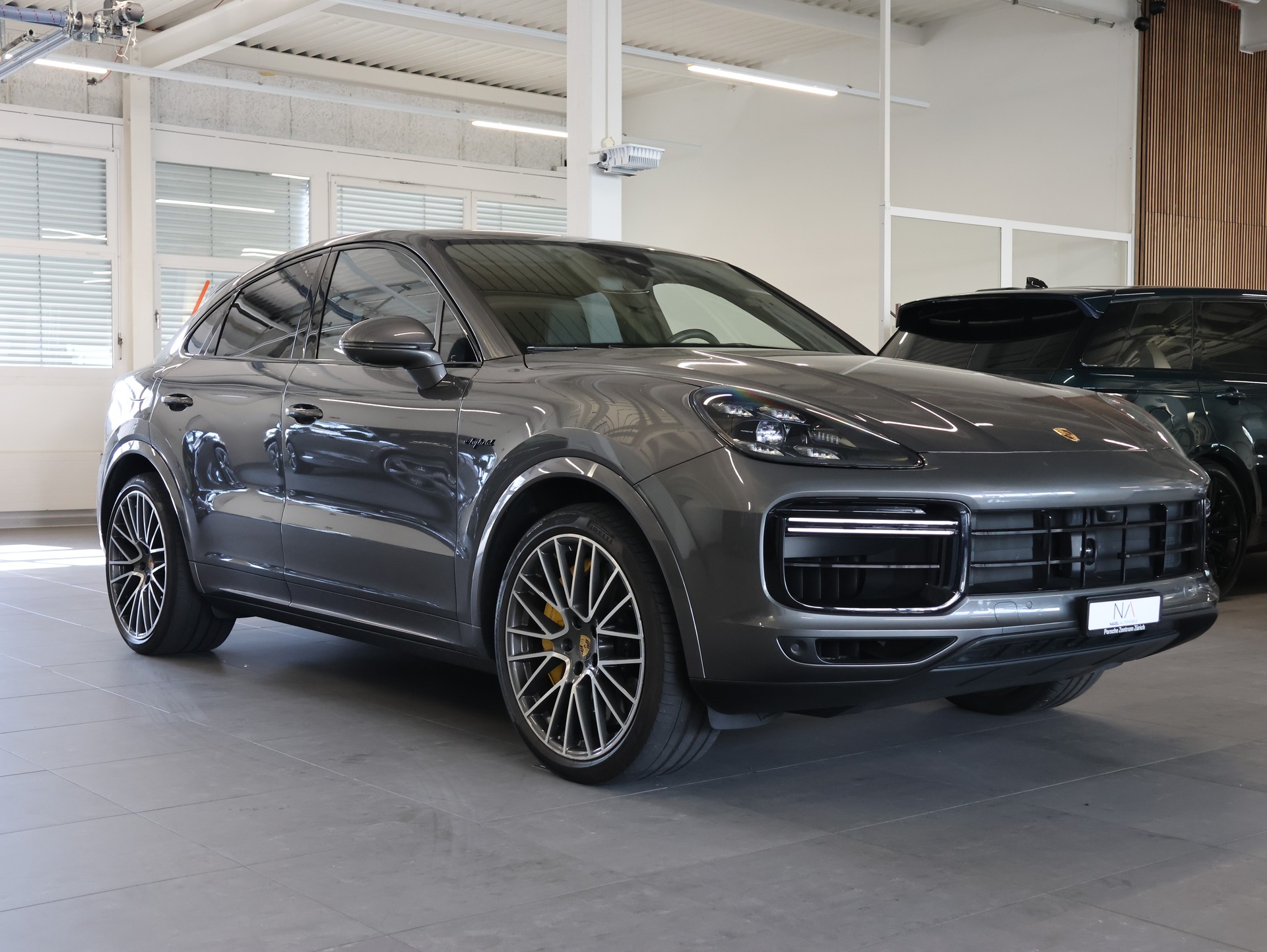 PORSCHE Cayenne Turbo Coupé S E-Hybrid *Bose* *Panoramadach* *Sitzheizung*-image-1