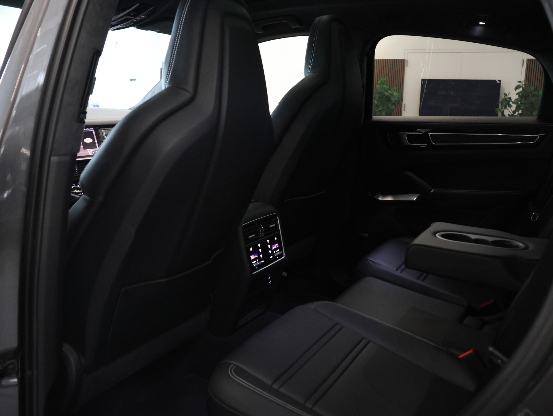 PORSCHE Cayenne Turbo Coupé S E-Hybrid *Bose* *Panoramadach* *Sitzheizung*-image-40