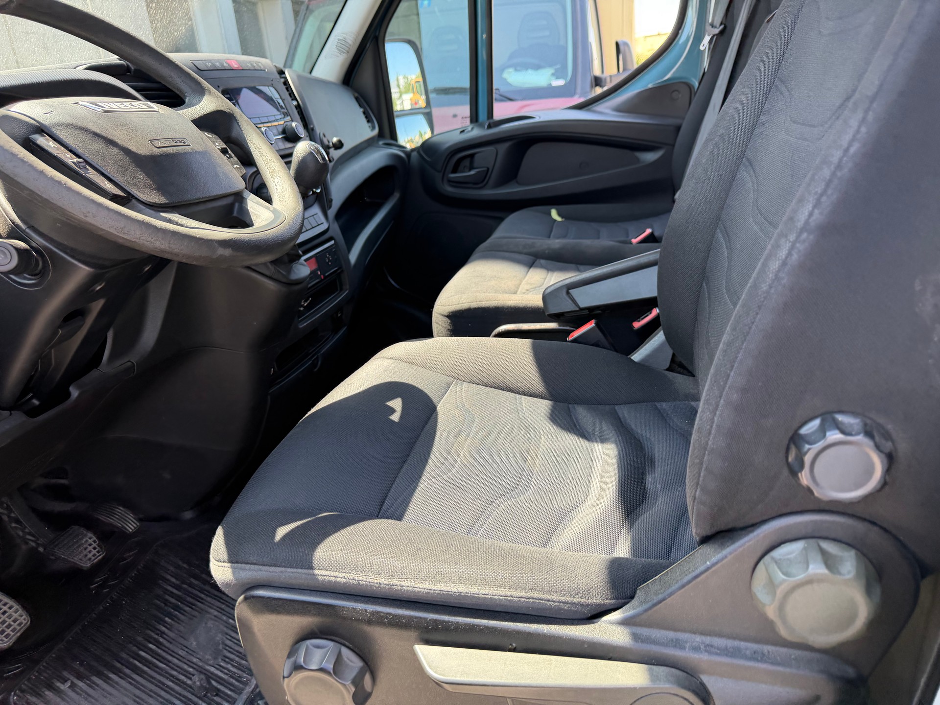 IVECO 35 S 18-image-3