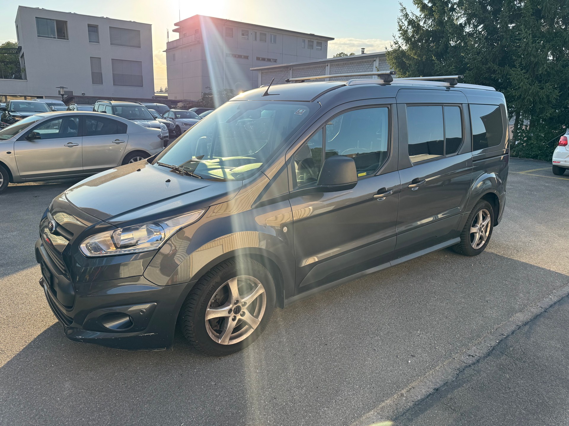 FORD Grand Tourneo Connect 1.5 TDCi Trend Powershift-image-1