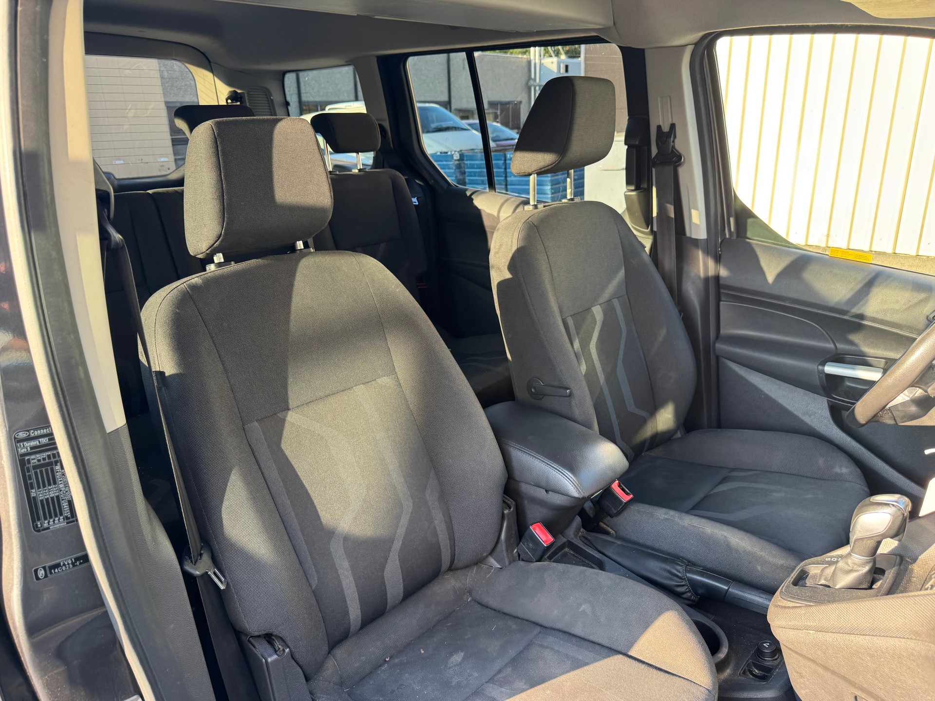 FORD Grand Tourneo Connect 1.5 TDCi Trend Powershift-image-13