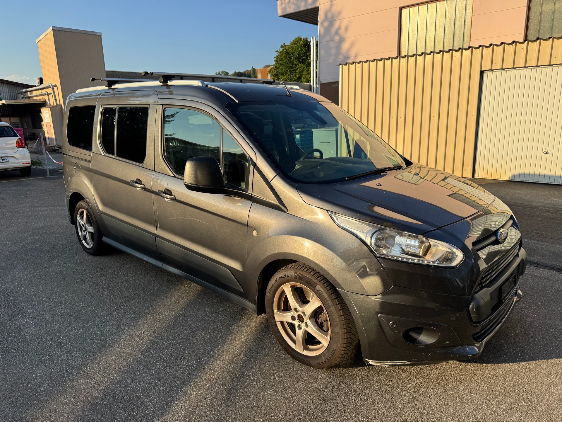 FORD Grand Tourneo Connect 1.5 TDCi Trend Powershift-image-0