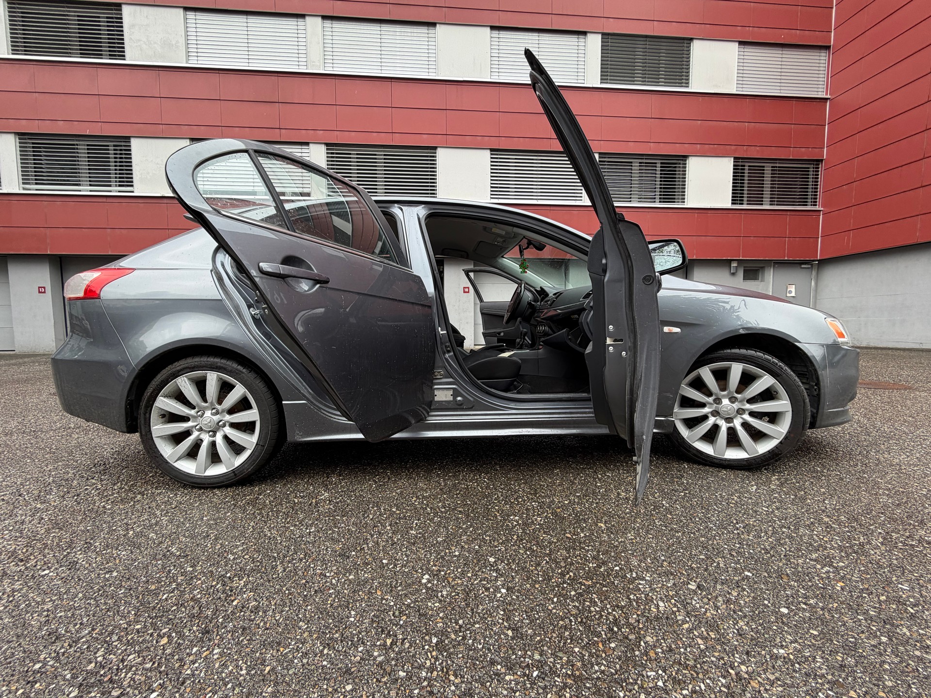 MITSUBISHI Lancer Sportback 1.8 Inform-image-7