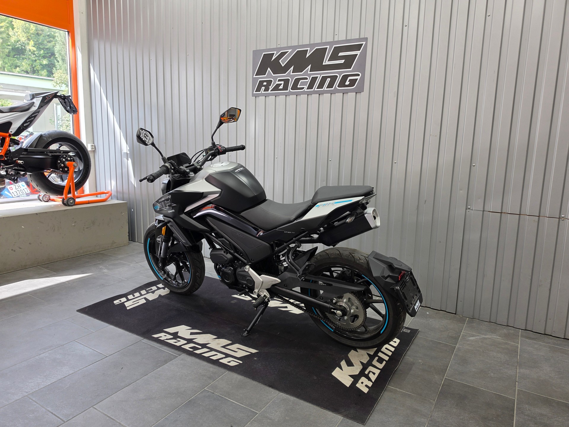 CF MOTO 125NK-showroom-element-3