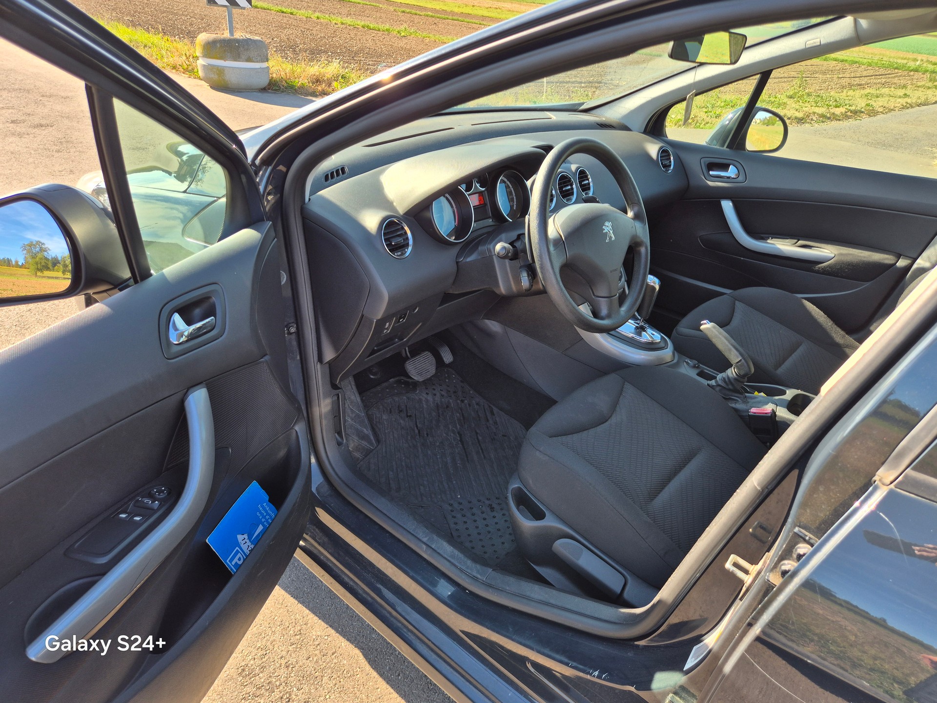 PEUGEOT 308 SW 1.6 HDI Active EGS6-image-10