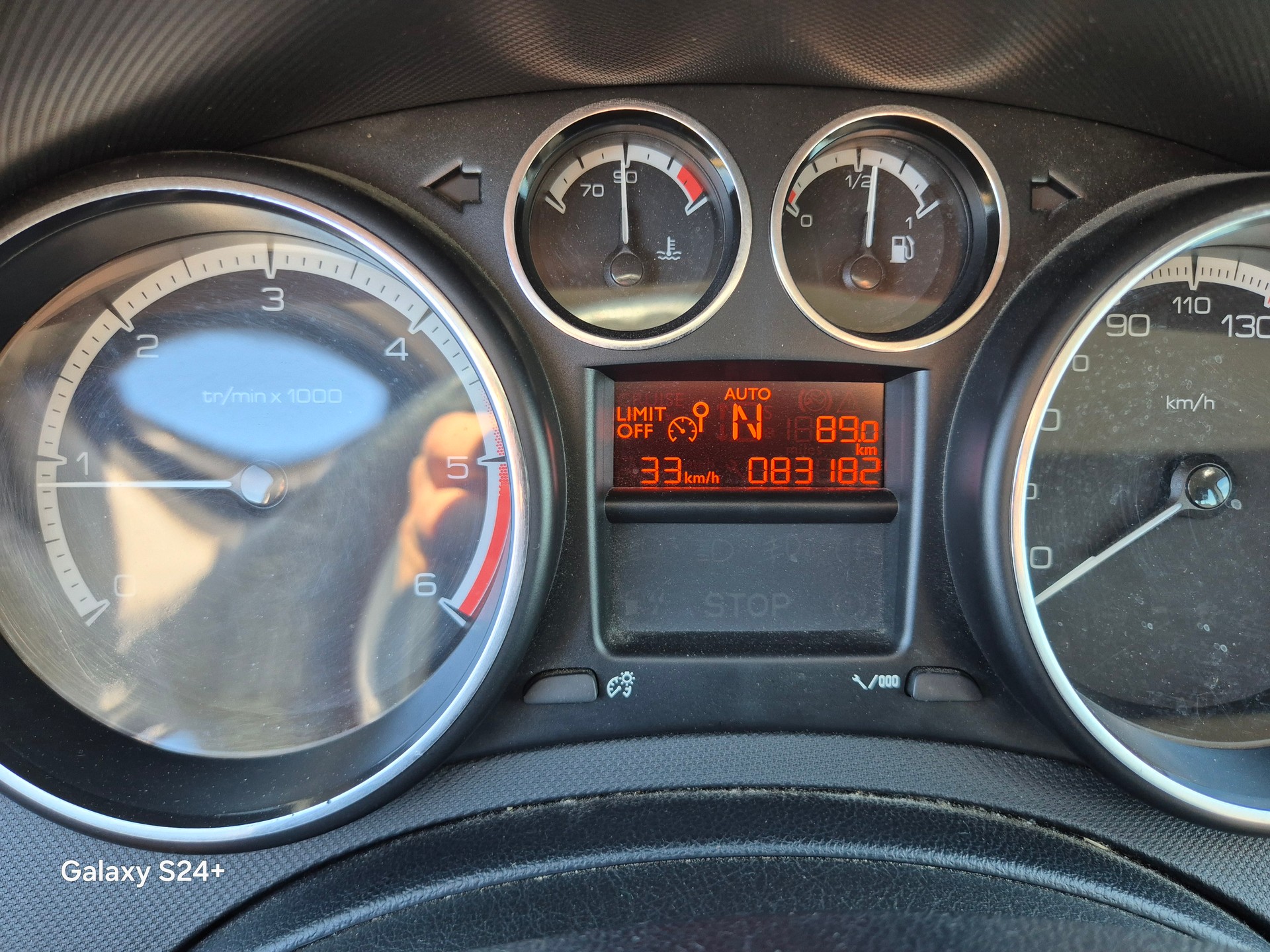 PEUGEOT 308 SW 1.6 HDI Active EGS6-image-12