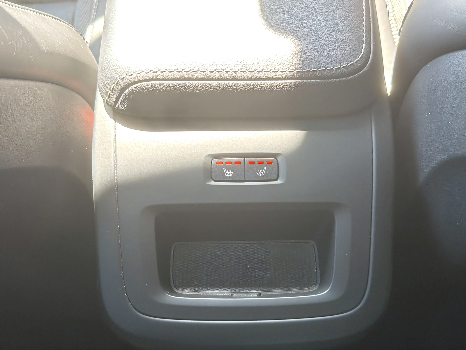 VOLVO XC60 2.0 T8 TE Plus Dark eAWD-image-17