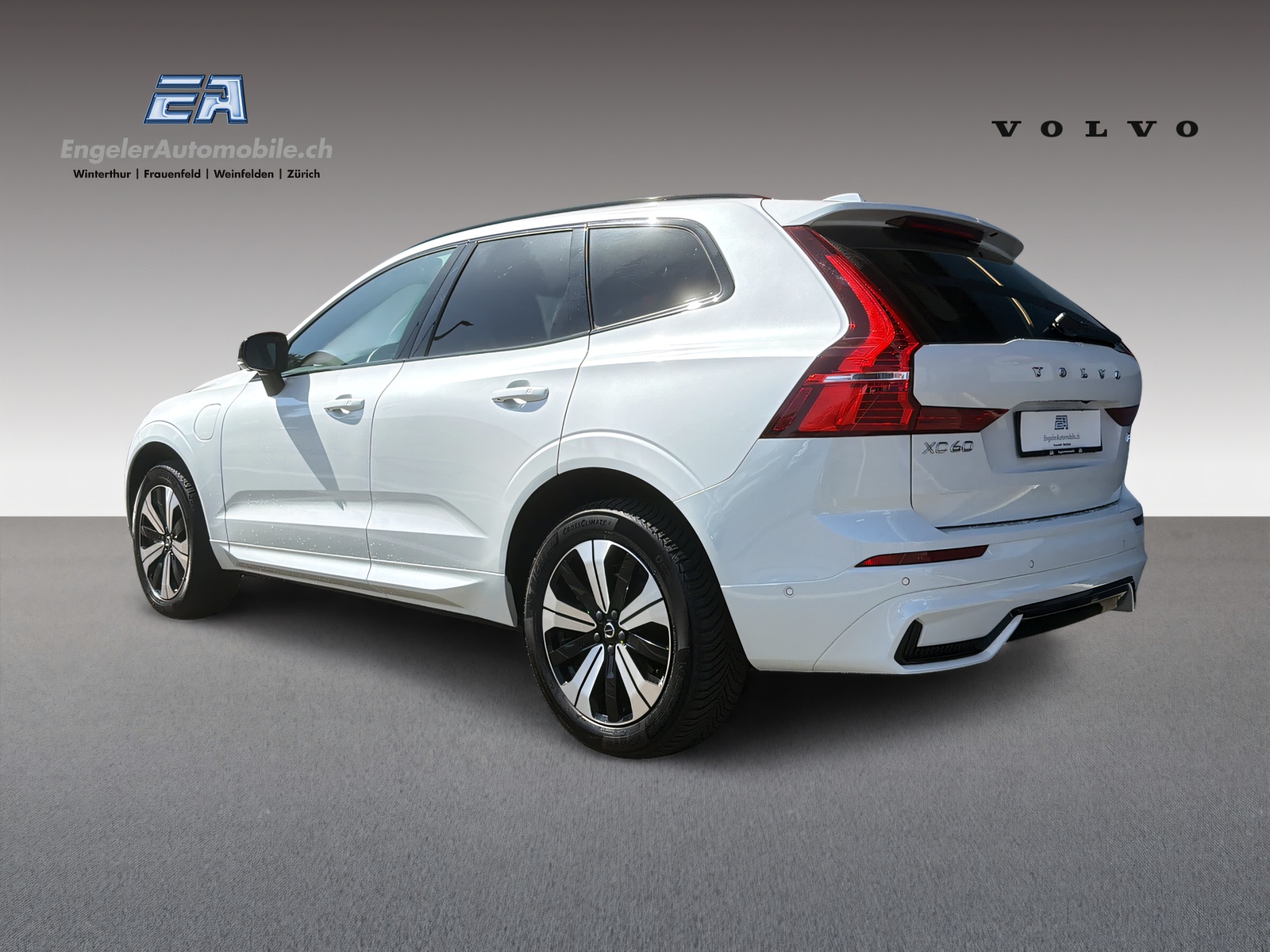 VOLVO XC60 2.0 T8 TE Plus Dark eAWD-showroom-element-3