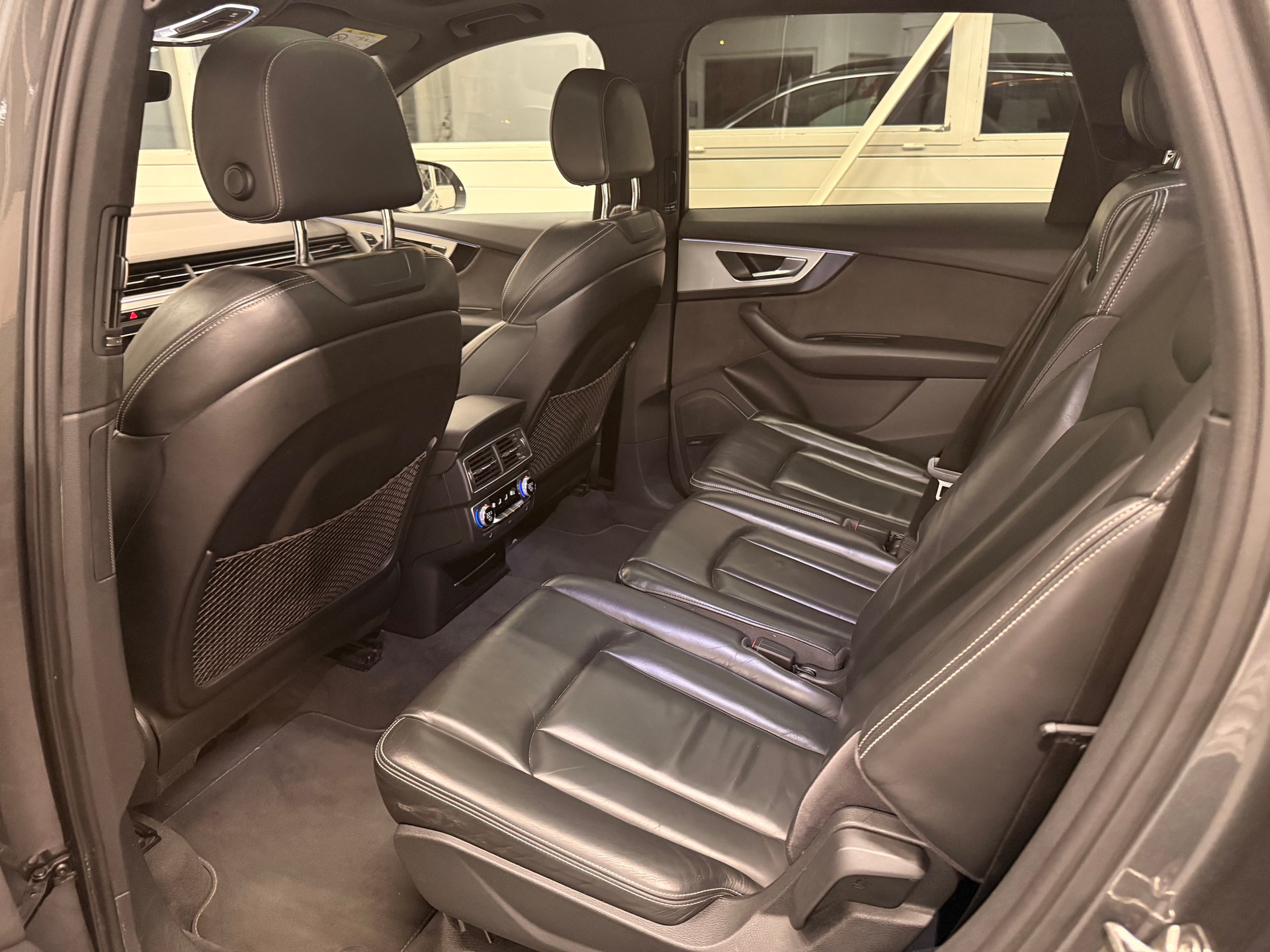 AUDI Q7 3.0 TDI quattro tiptronic-image-10
