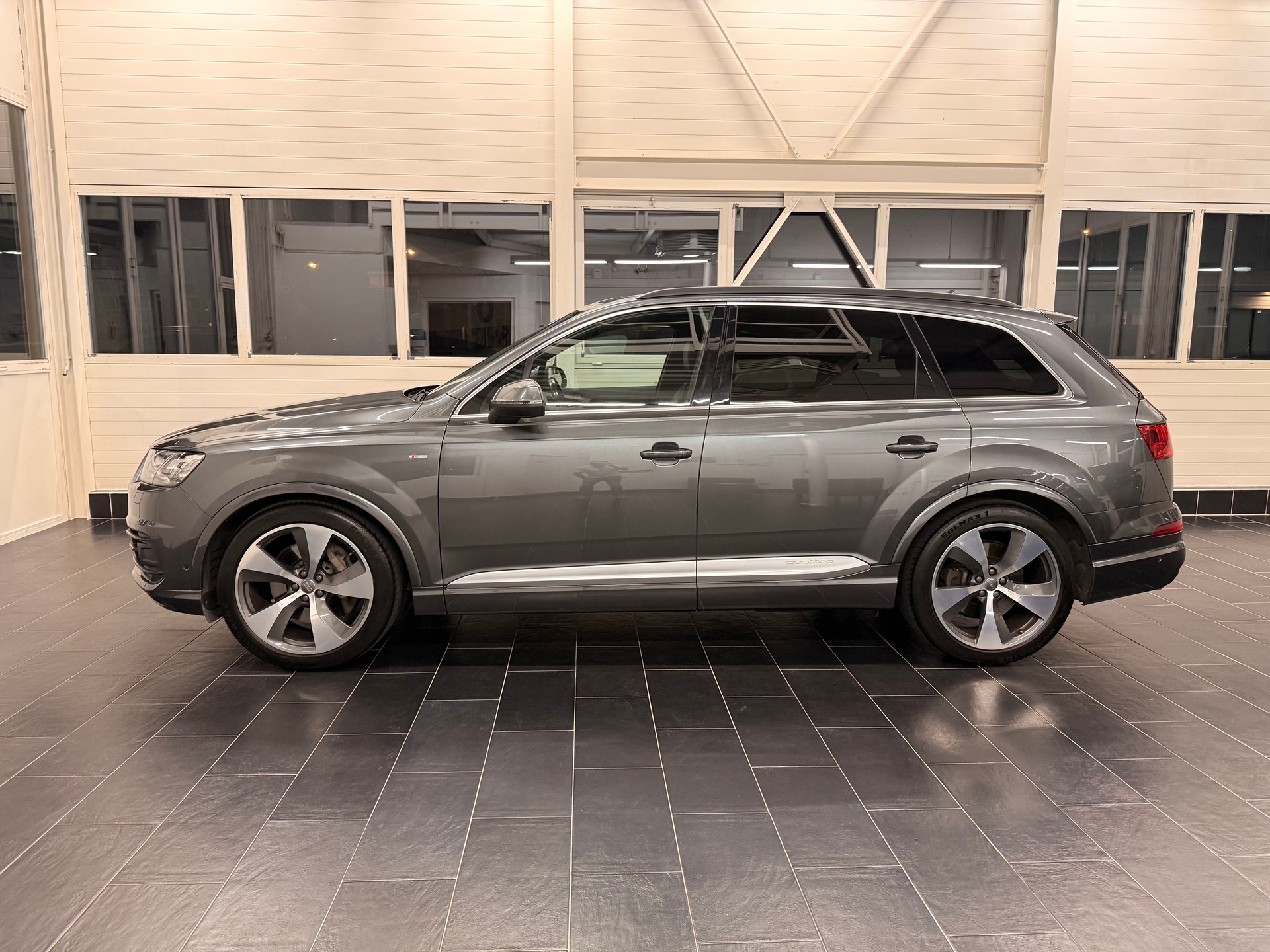 AUDI Q7 3.0 TDI quattro tiptronic-image-2