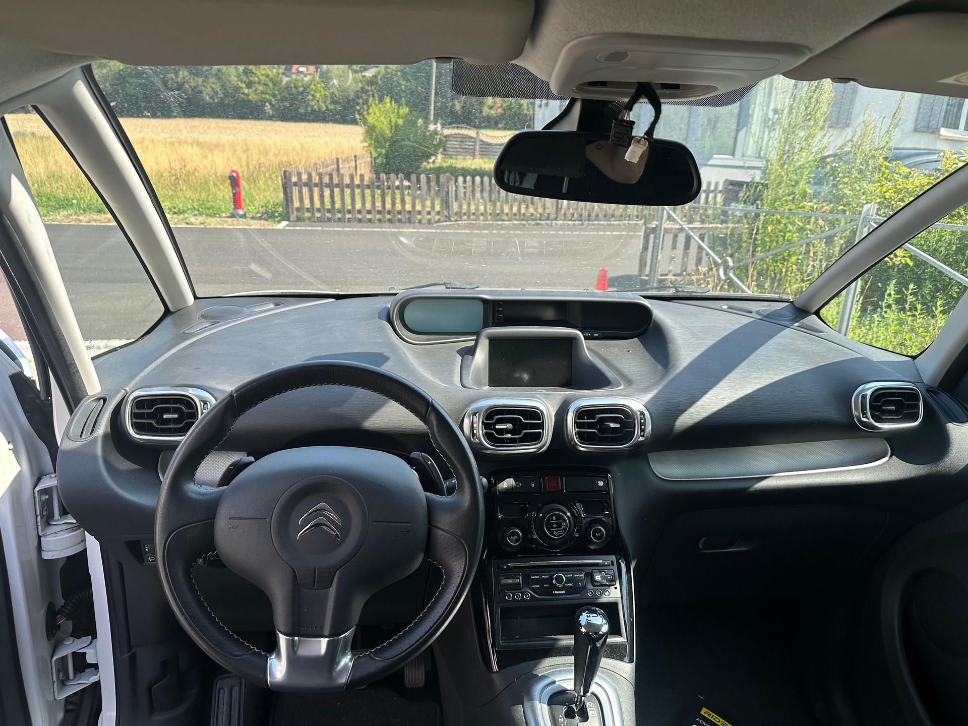 CITROEN C3 Picasso 1.6 HDi Exclusive EGS6-image-11