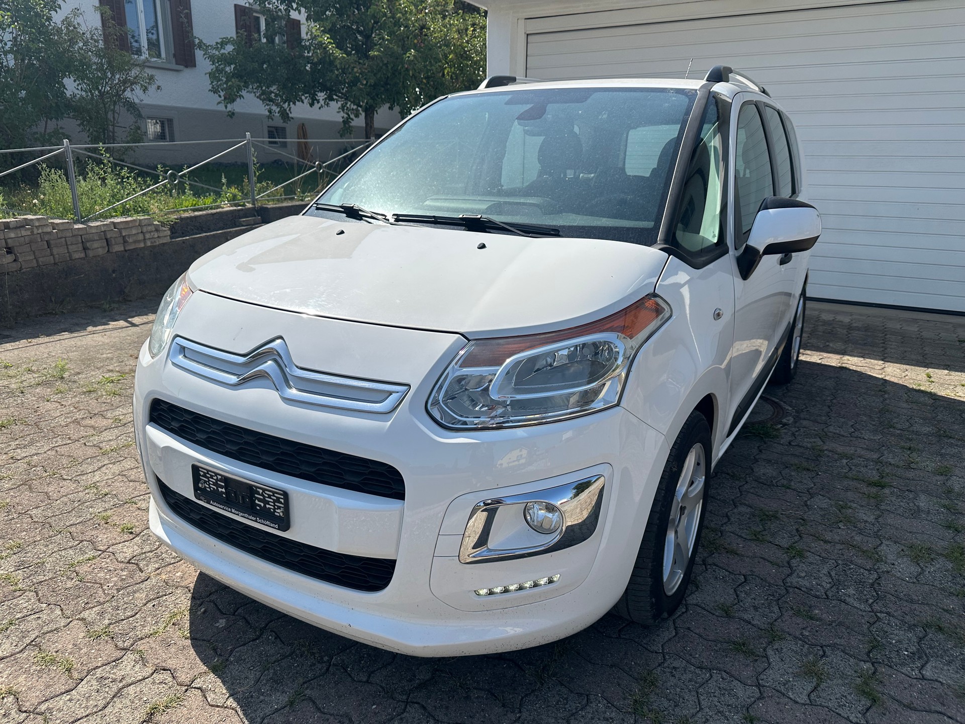 CITROEN C3 Picasso 1.6 HDi Exclusive EGS6-image-2