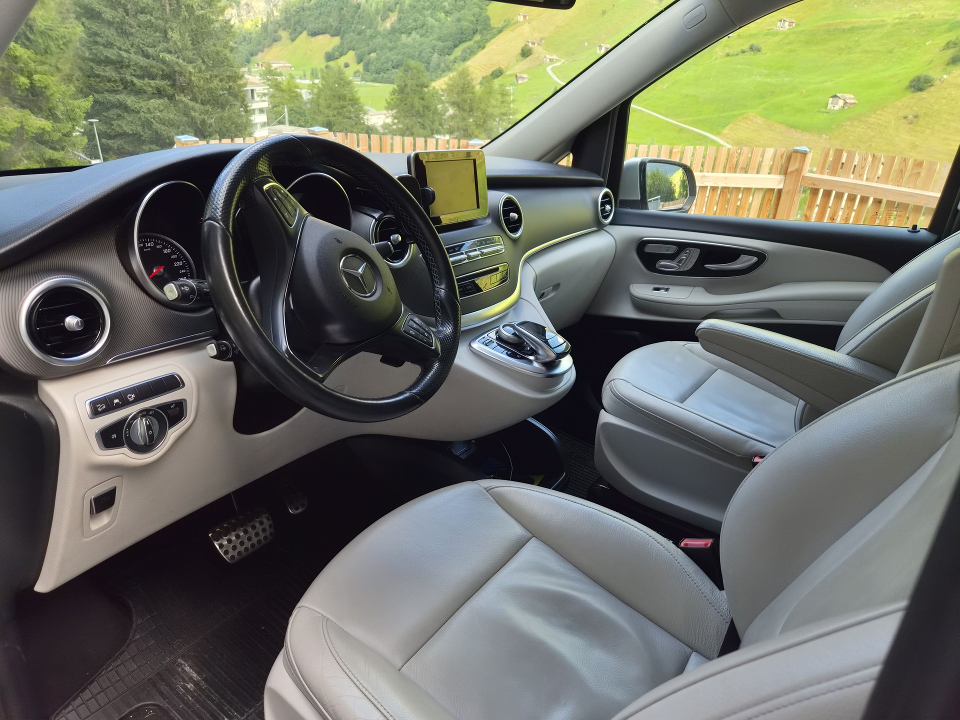 MERCEDES-BENZ V 250 d BlueTec Avant. kurz 4m-image-5