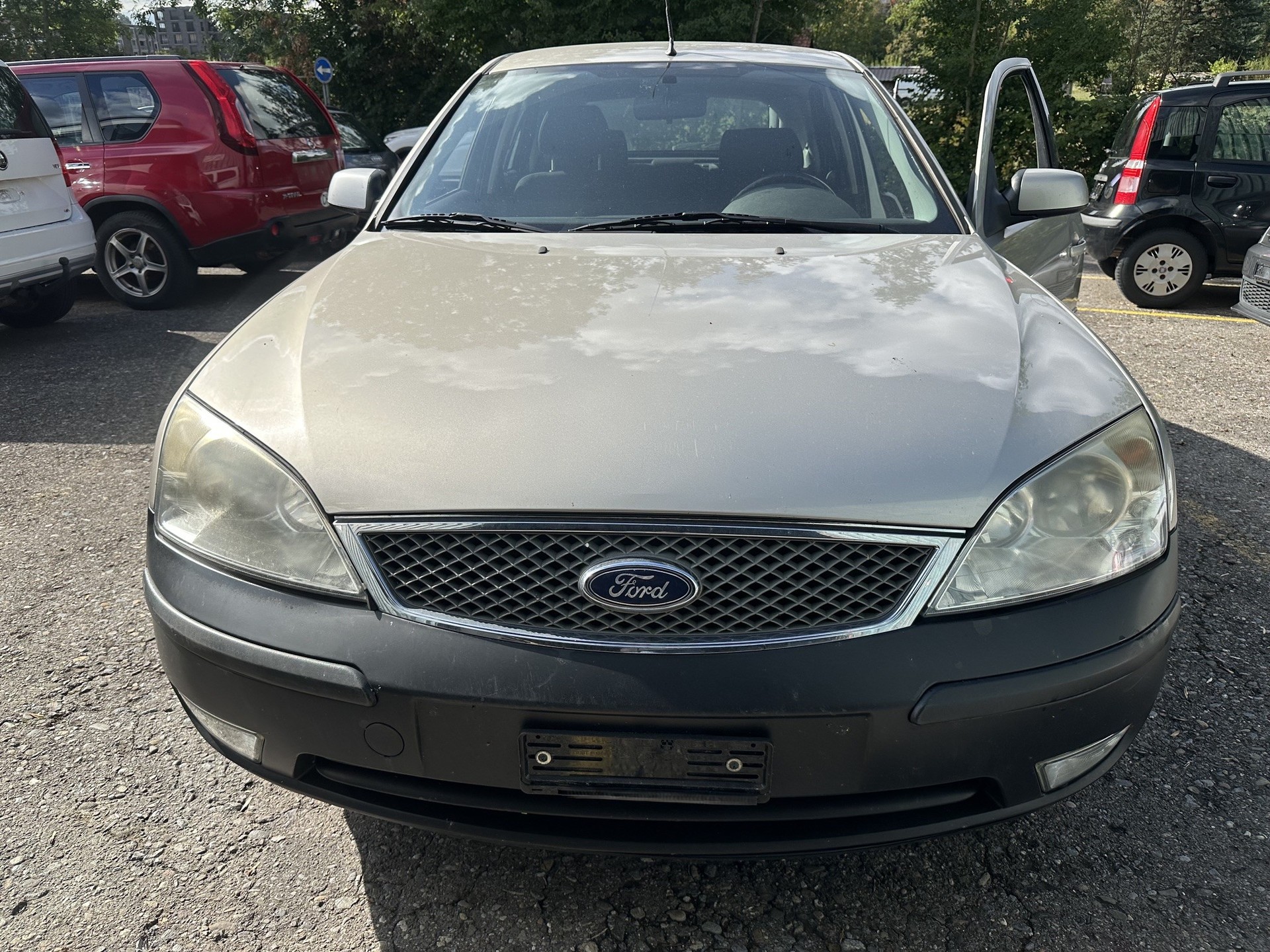 FORD Mondeo 2.0i 16V Ghia-image-0