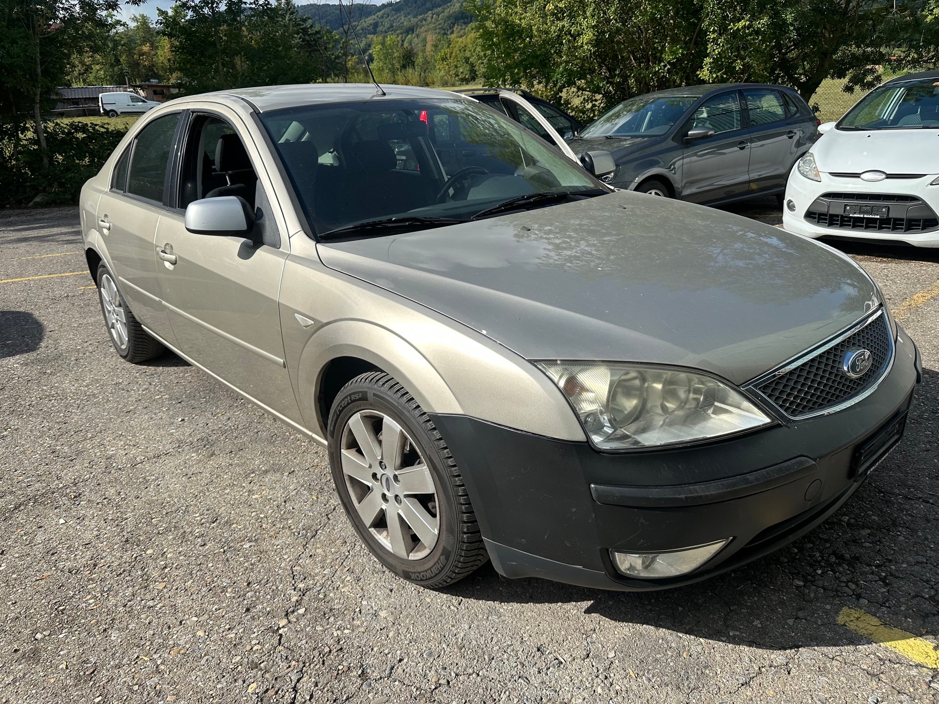 FORD Mondeo 2.0i 16V Ghia-image-1