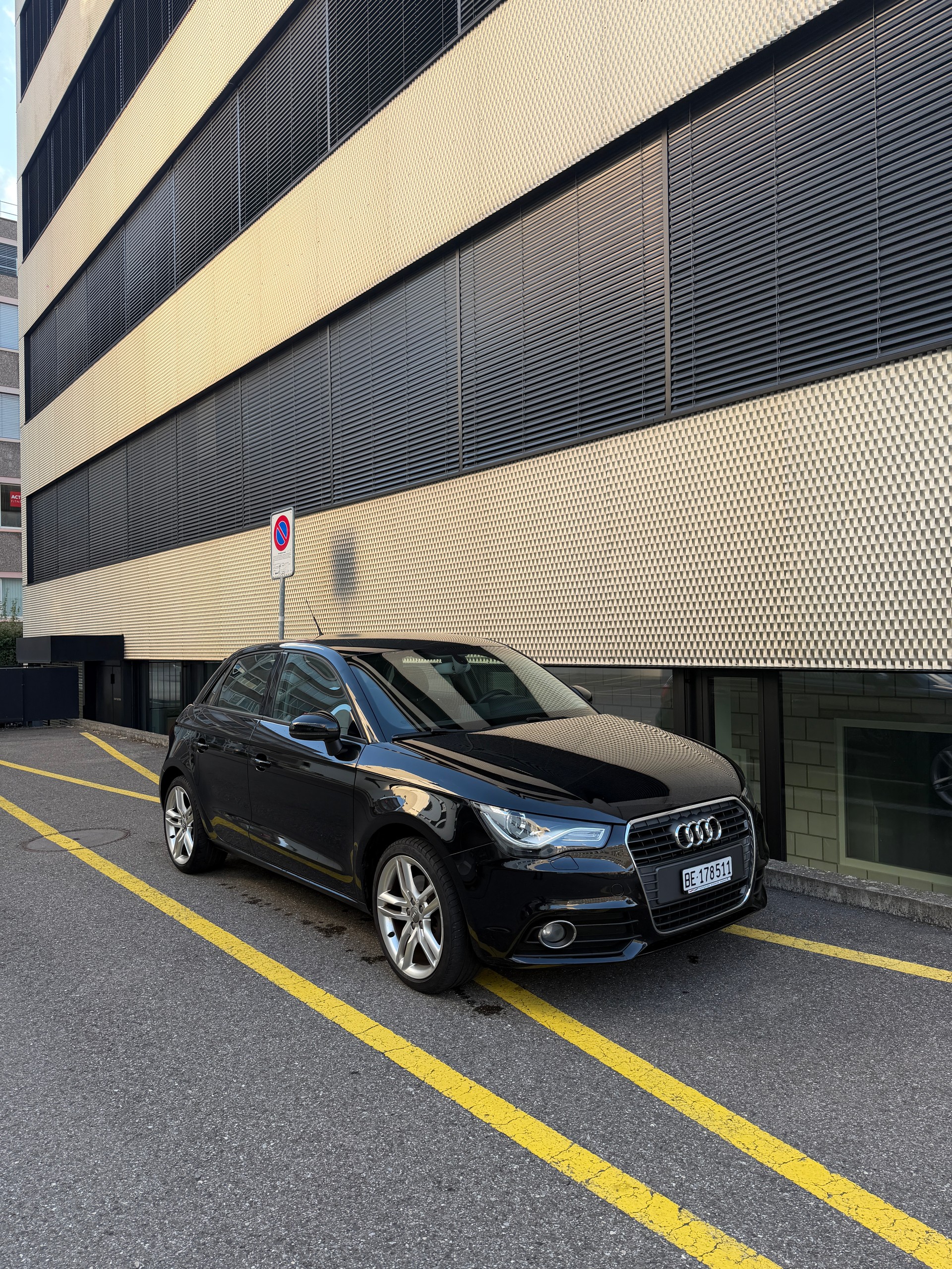 AUDI A1 Sportback 1.4 TFSI Ambition S-tronic-image-6