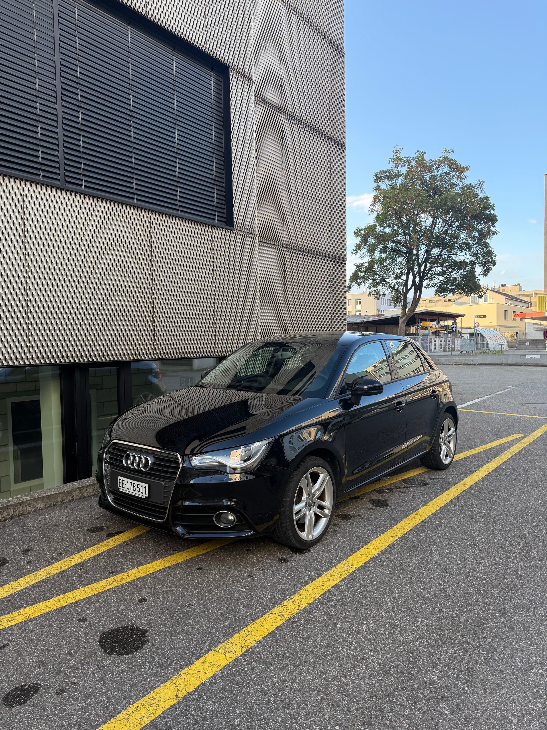 AUDI A1 Sportback 1.4 TFSI Ambition S-tronic-image-2