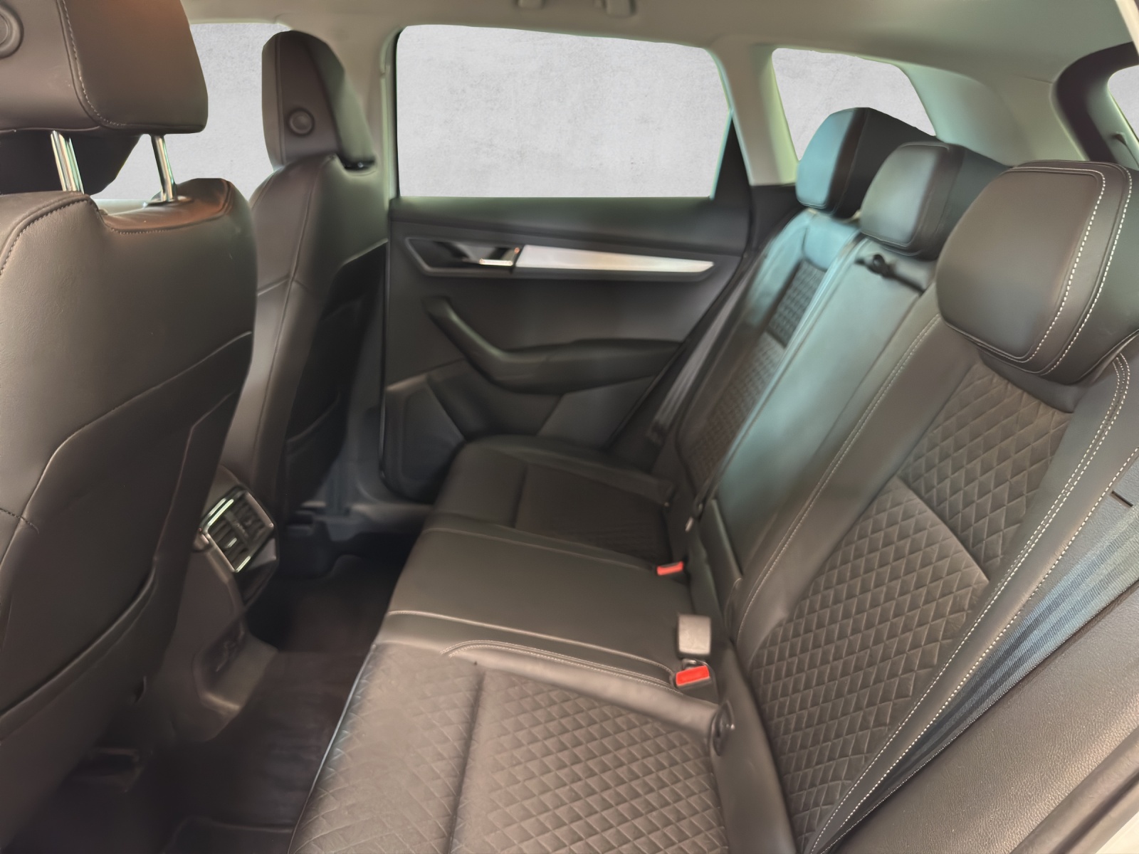 SKODA Karoq 1.6 TDI CR Smile-image-9