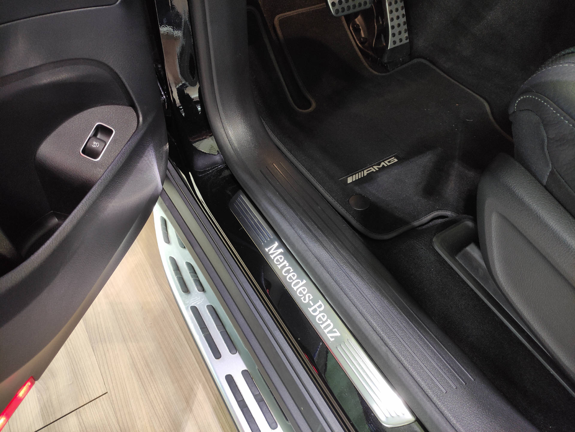 MERCEDES-BENZ GLS 580 AMG Line 4matic-image-3