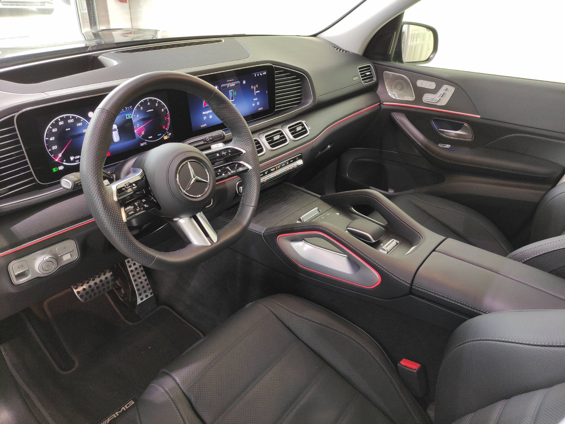 MERCEDES-BENZ GLS 580 AMG Line 4matic-image-2