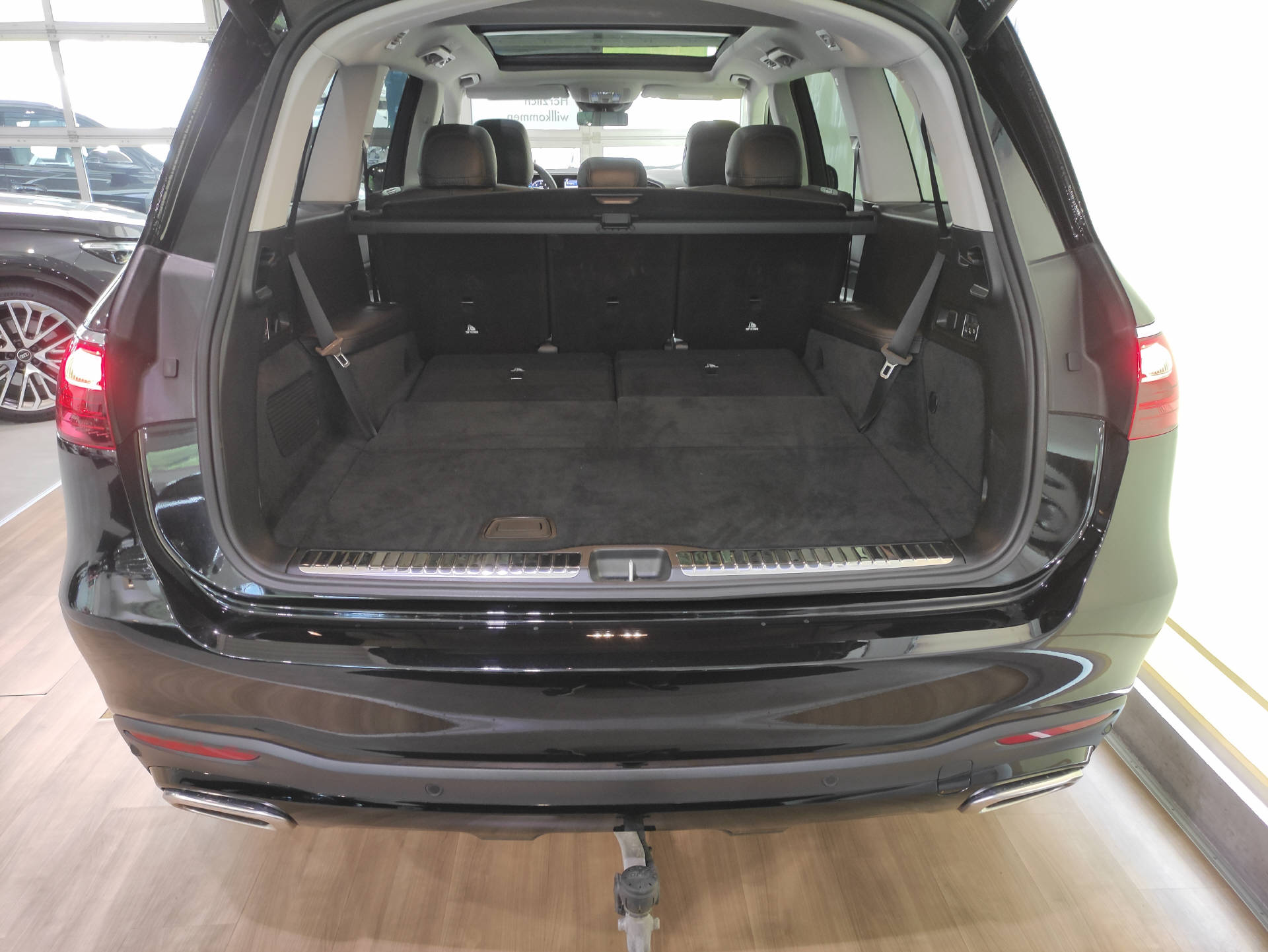 MERCEDES-BENZ GLS 580 AMG Line 4matic-image-17