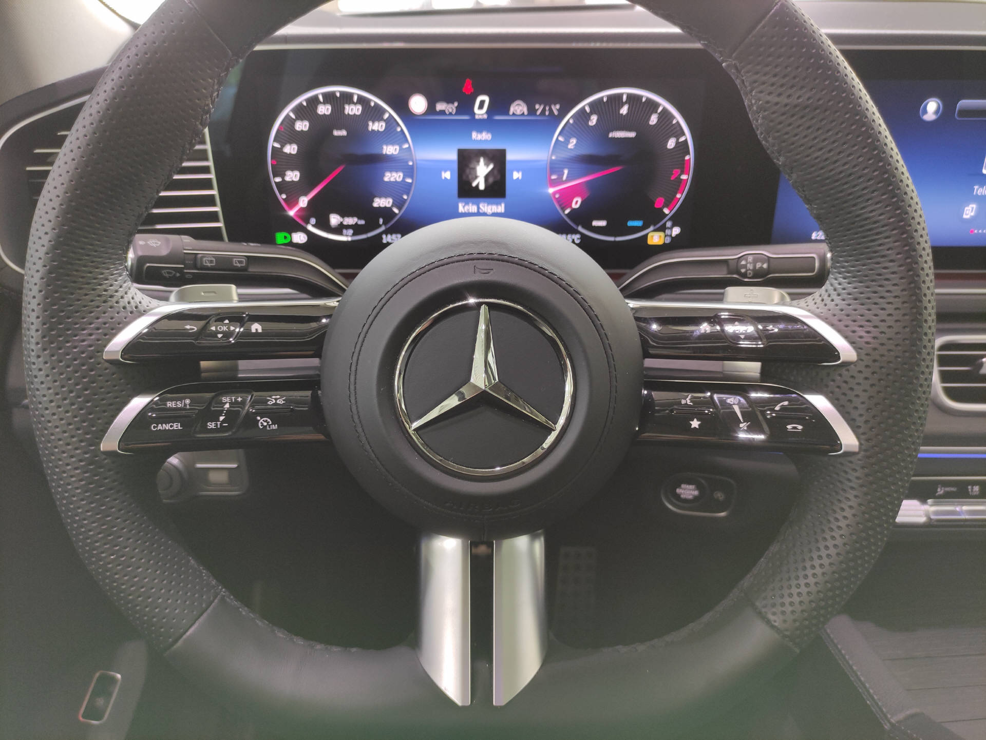 MERCEDES-BENZ GLS 580 AMG Line 4matic-image-6