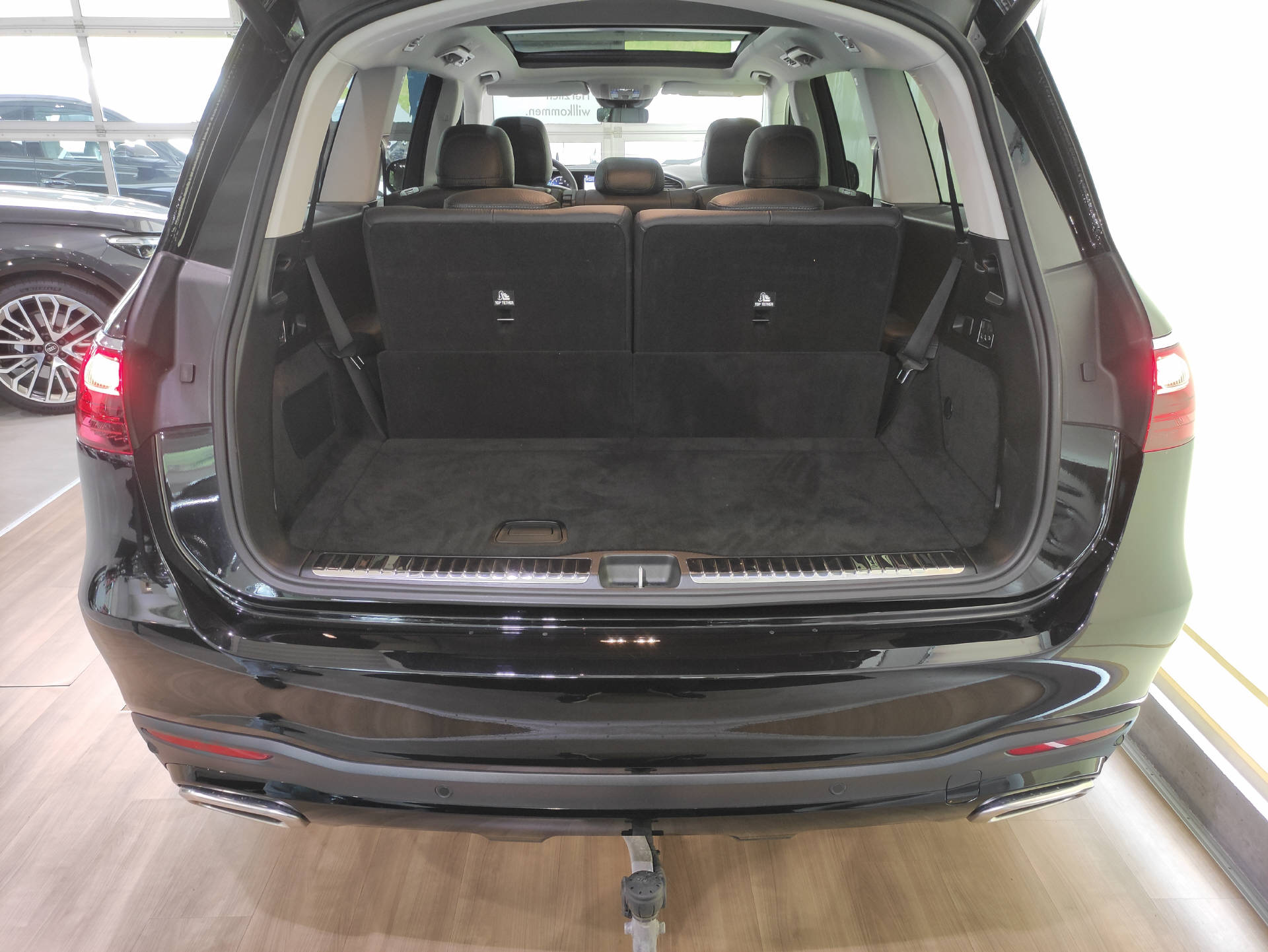 MERCEDES-BENZ GLS 580 AMG Line 4matic-image-18