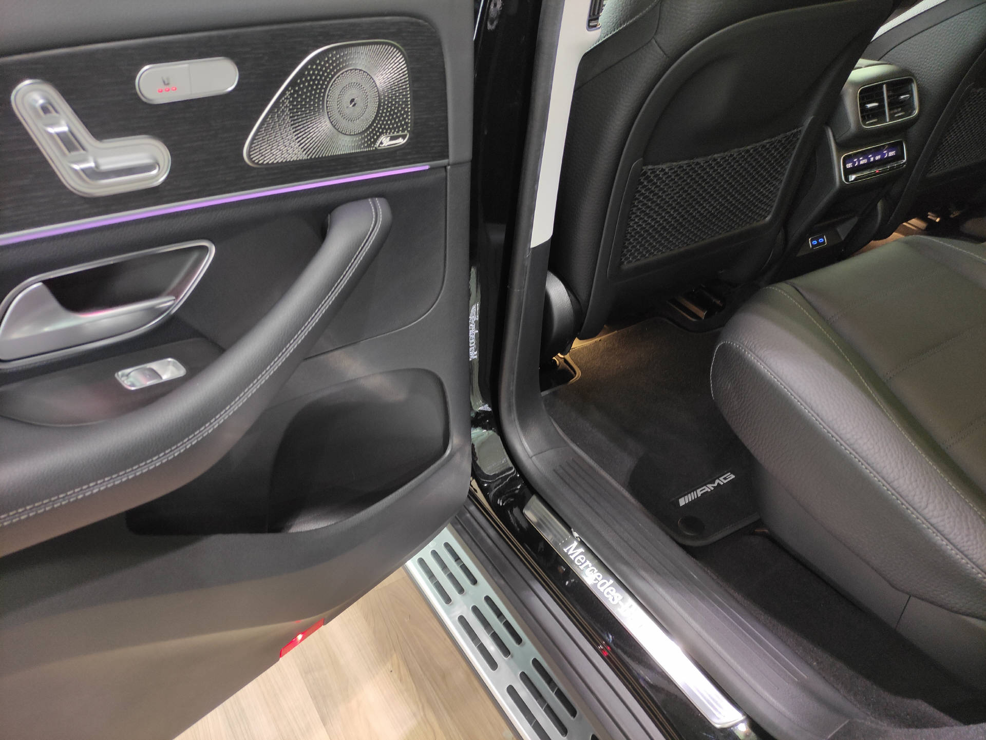 MERCEDES-BENZ GLS 580 AMG Line 4matic-image-13