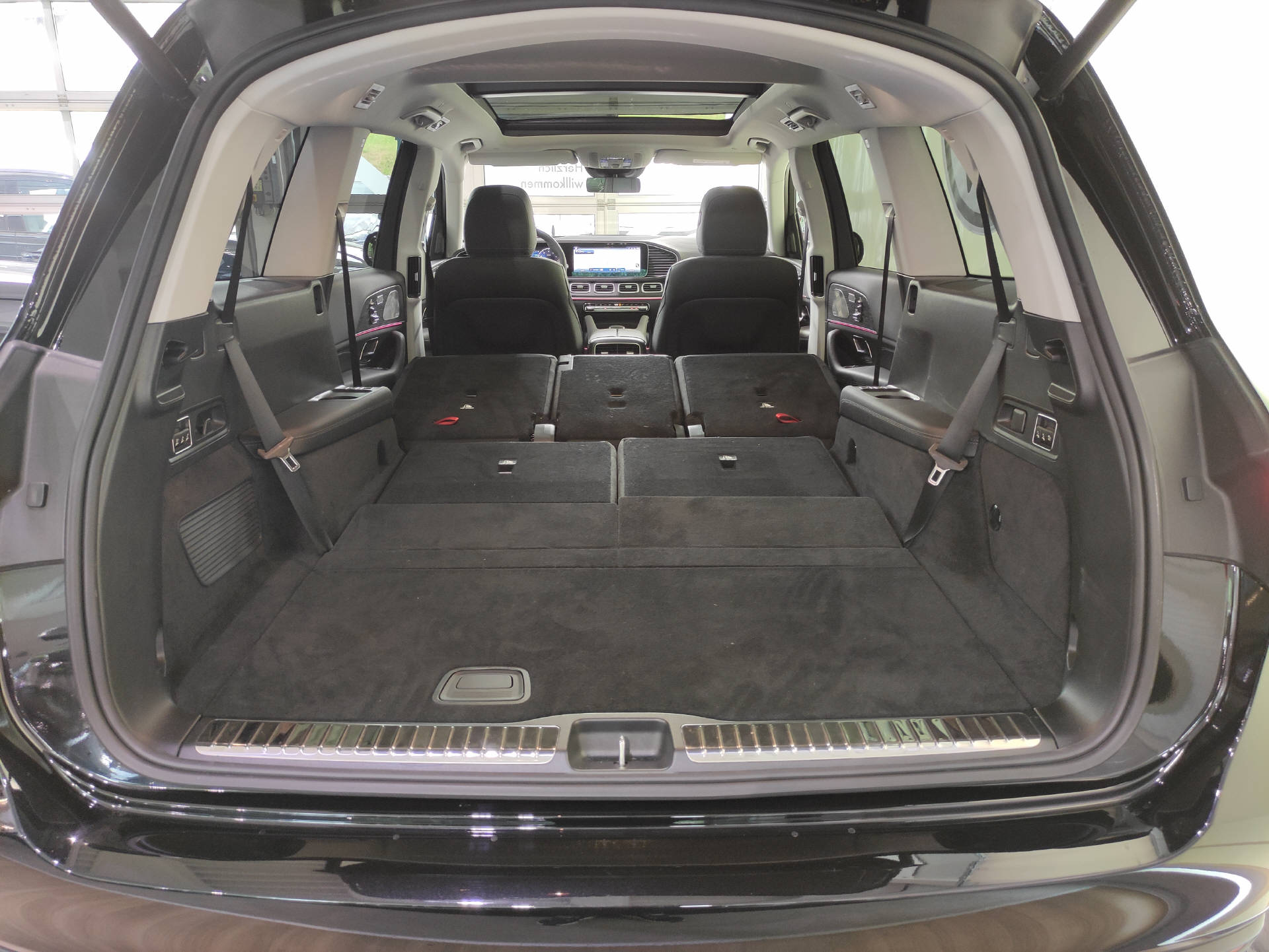MERCEDES-BENZ GLS 580 AMG Line 4matic-image-19