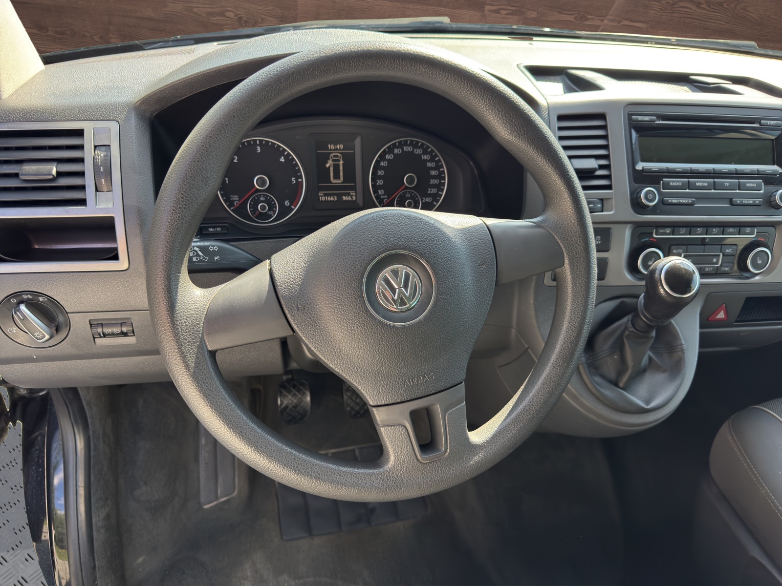 VW T5 Multivan 2.0 TDI CR Startline 4Motion-image-10