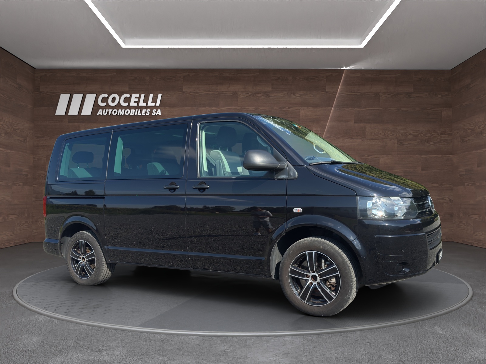 VW T5 Multivan 2.0 TDI CR Startline 4Motion-image-2