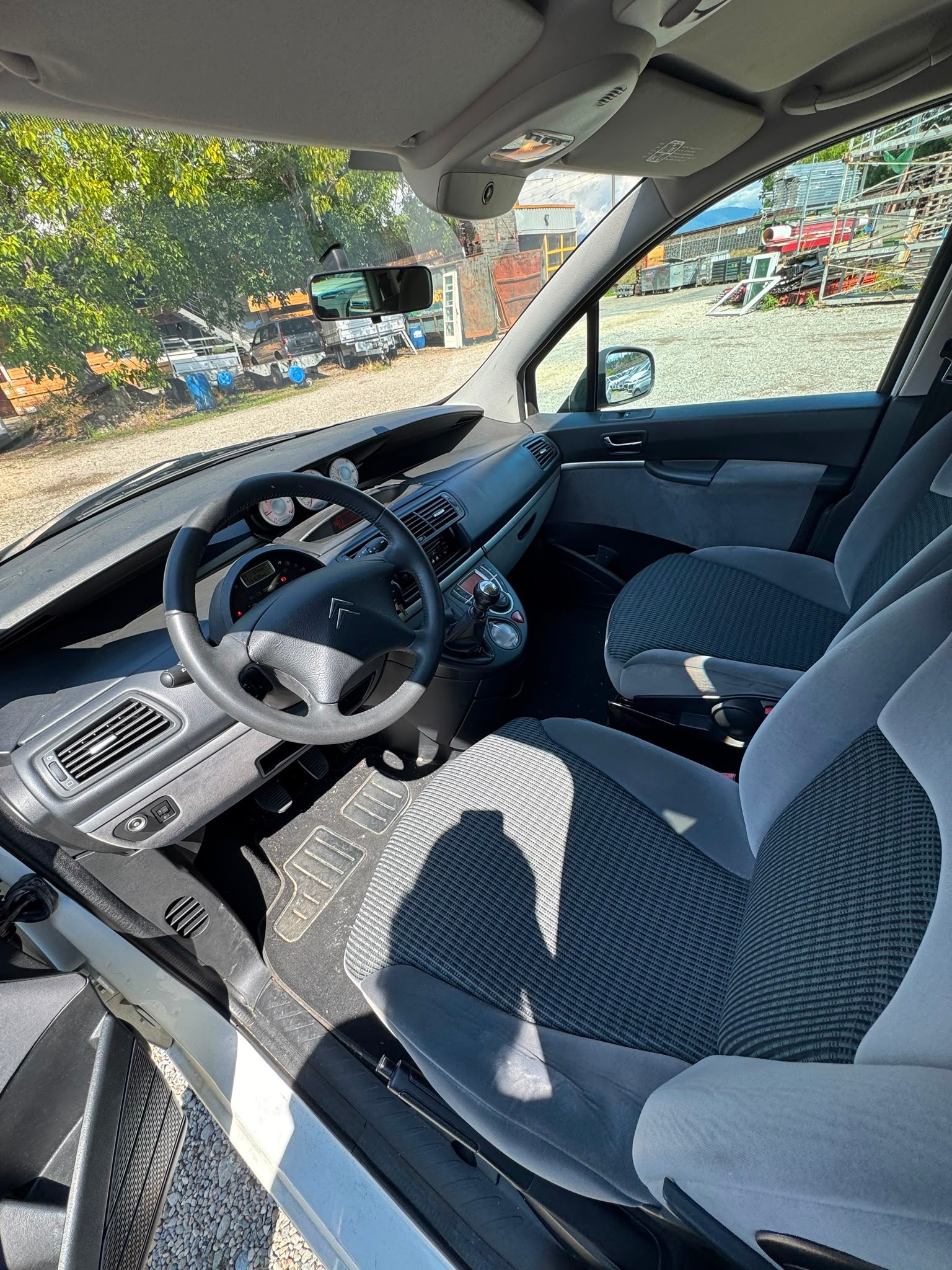 CITROEN C8 2.0 16V HDi Attraction-image-6