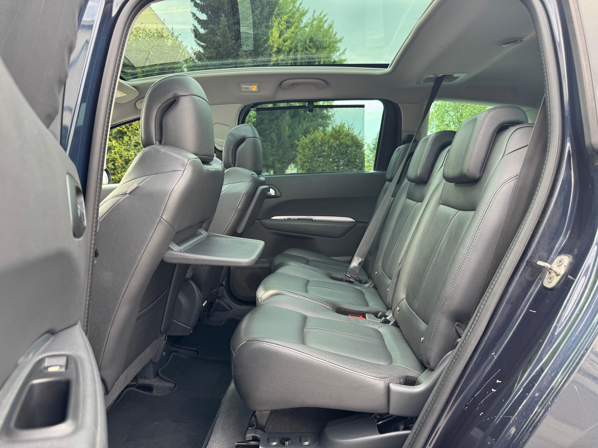 PEUGEOT 5008 2.0 HDI Active Tiptronic-image-16
