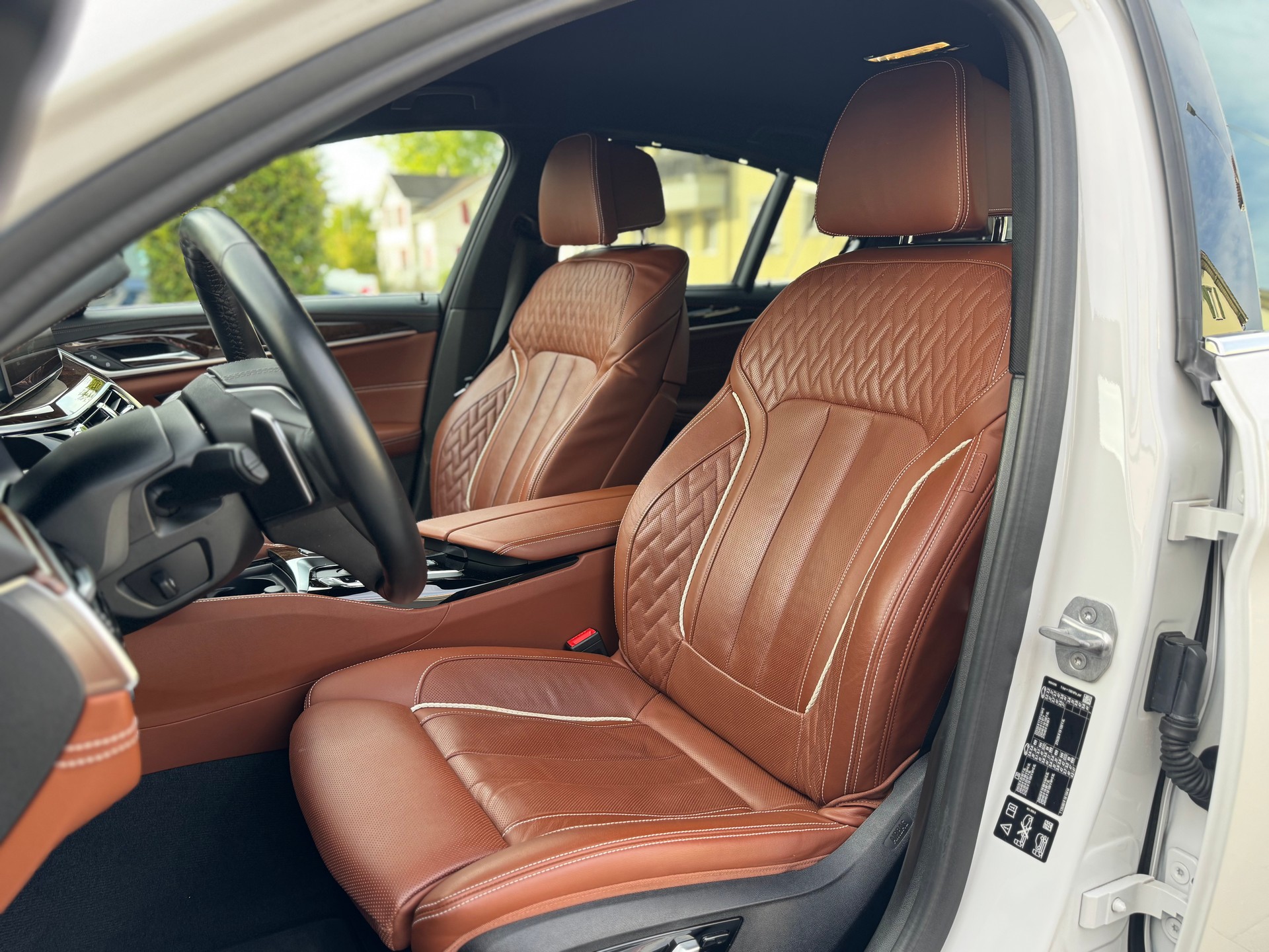 BMW 530d xDrive Luxury Line Steptronic-image-14