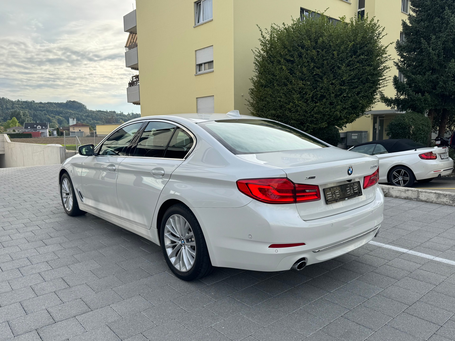 BMW 530d xDrive Luxury Line Steptronic-showroom-element-2