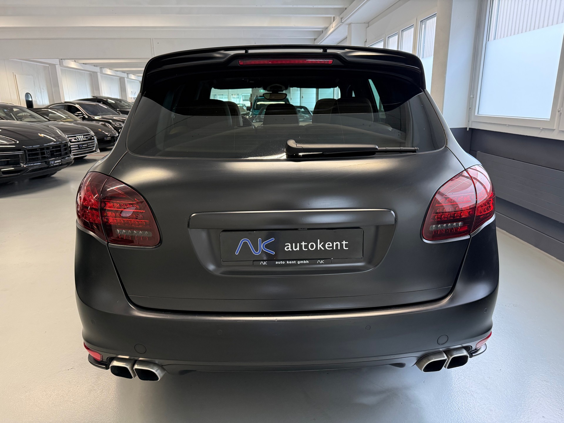 PORSCHE Cayenne Turbo S-image-4