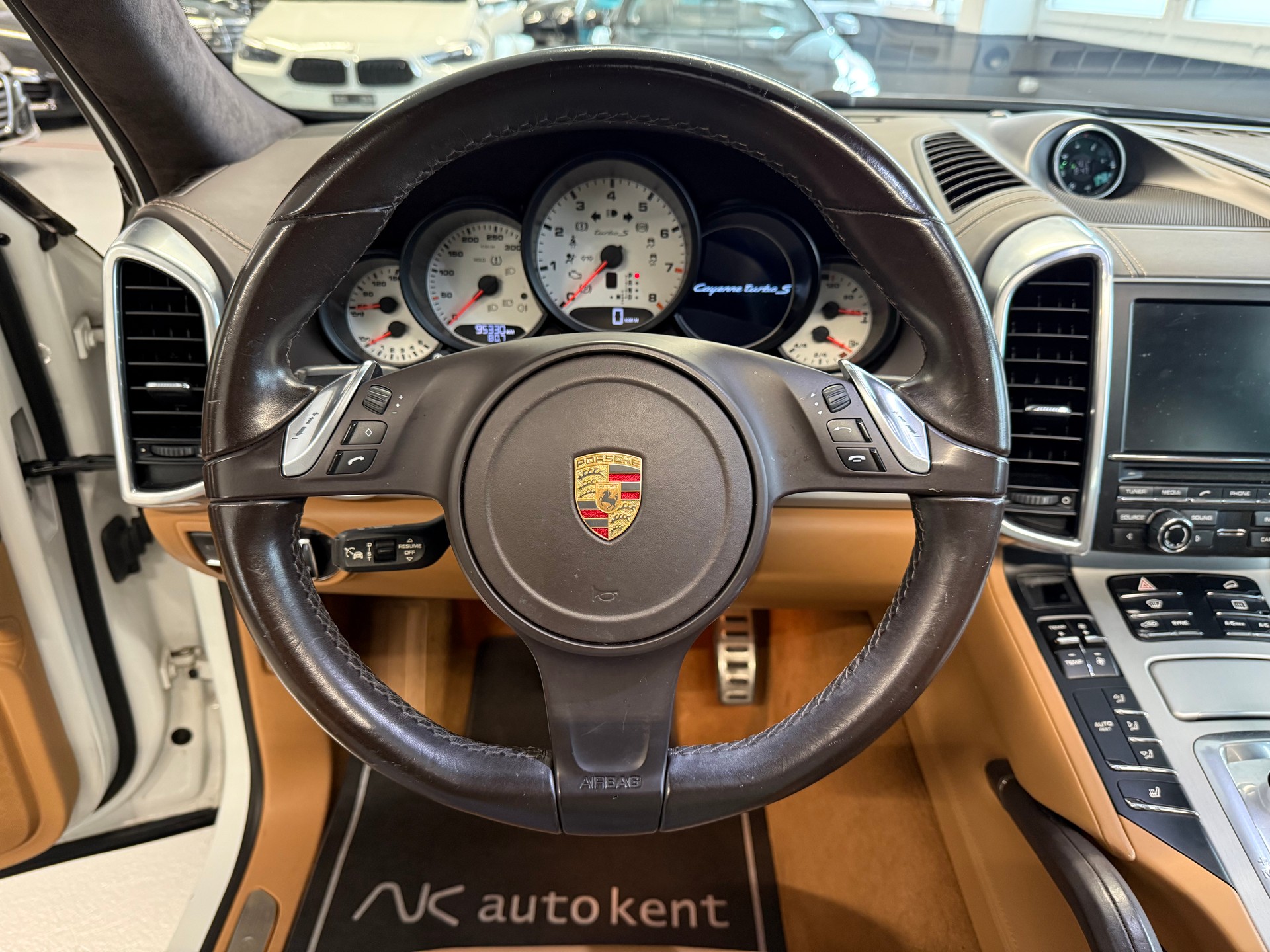 PORSCHE Cayenne Turbo S-image-7