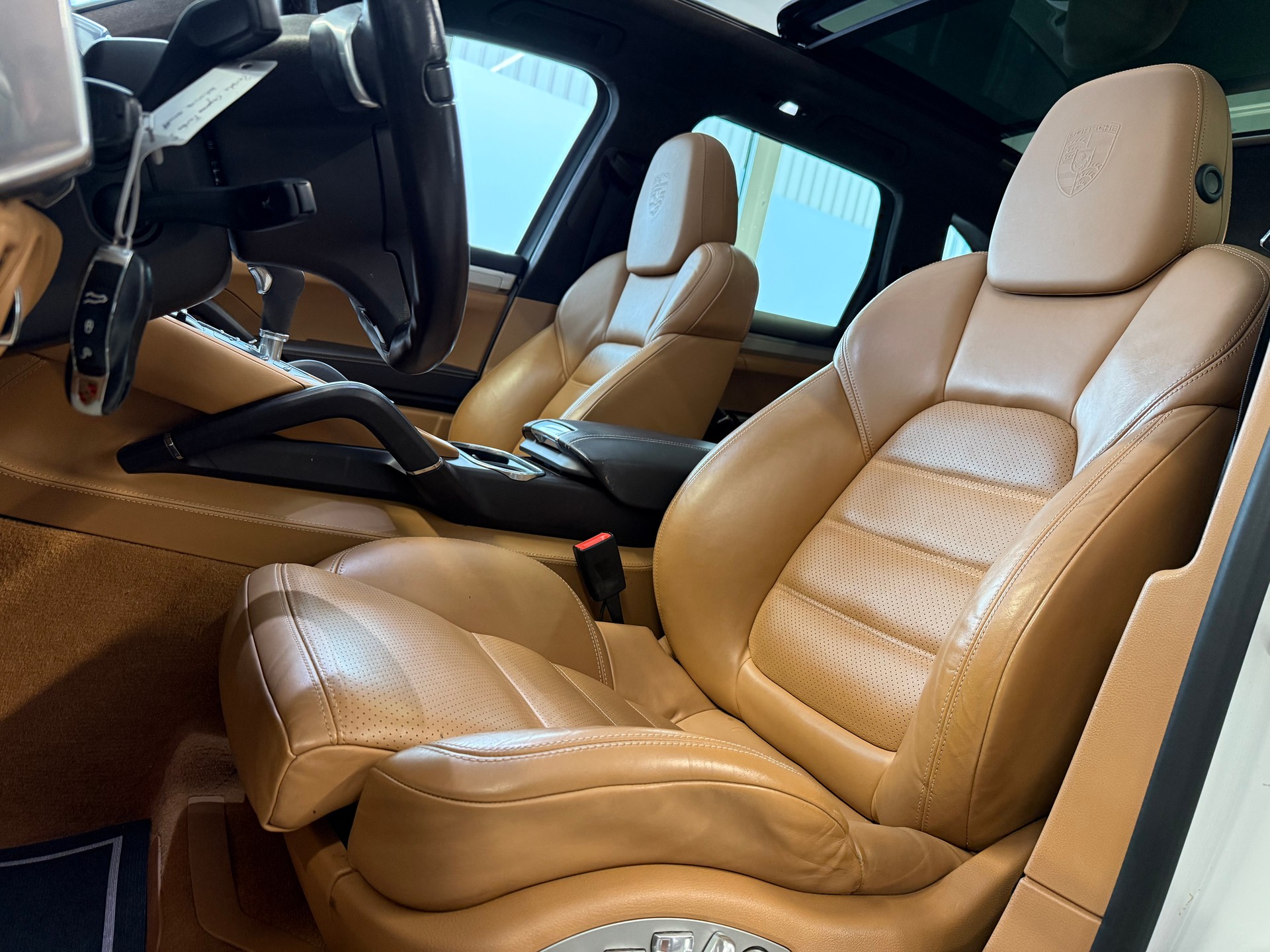 PORSCHE Cayenne Turbo S-image-14