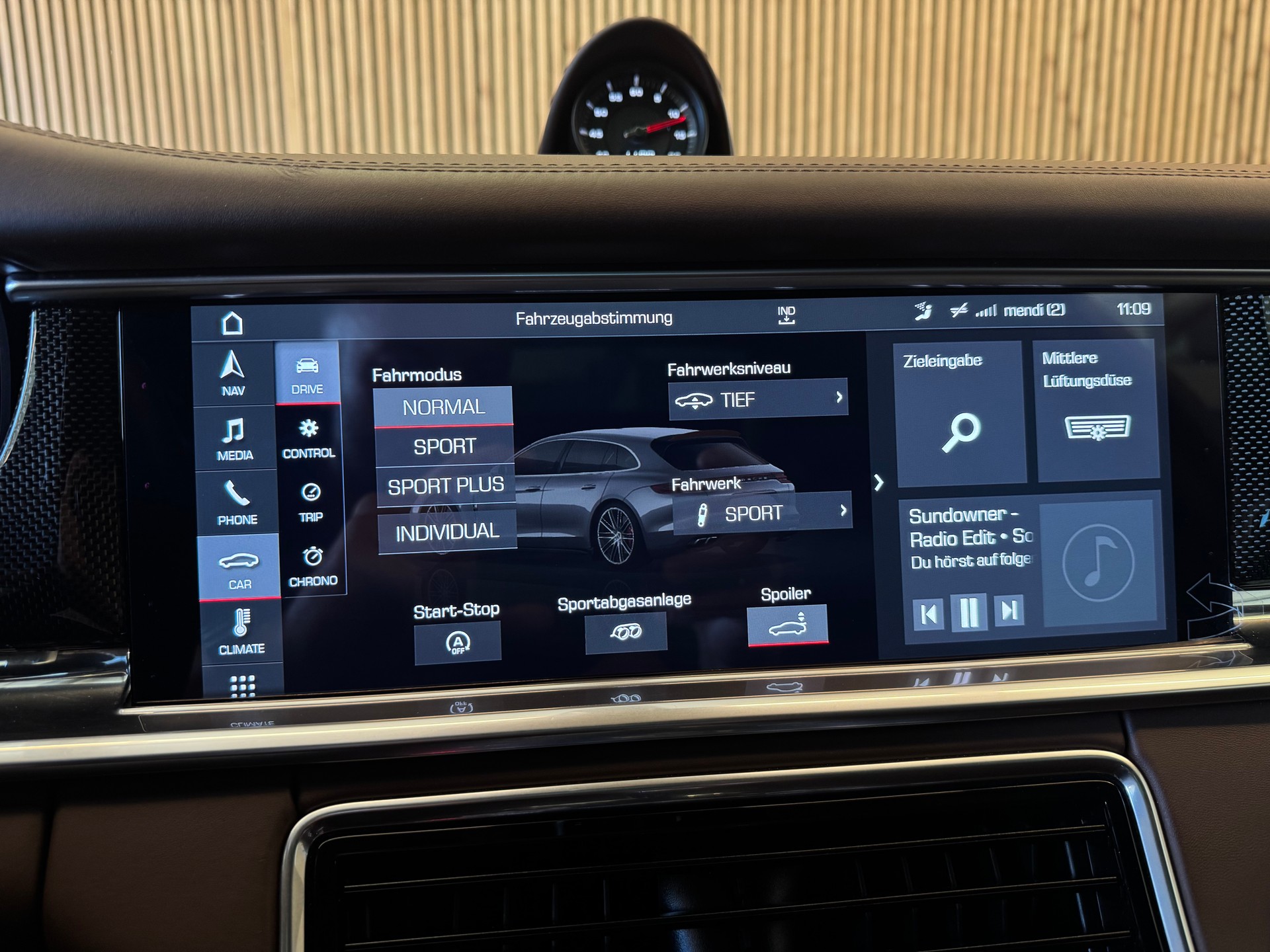 PORSCHE Panamera Sport Turismo 4.0 V8 Turbo-image-24