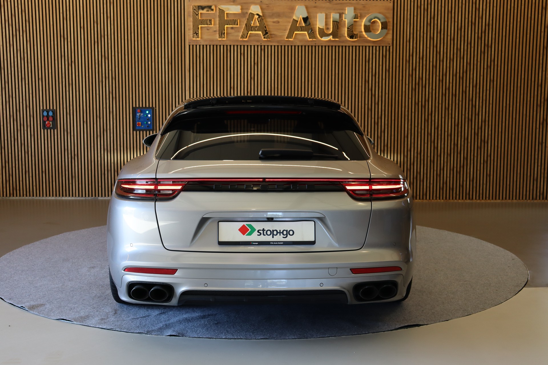 PORSCHE Panamera Sport Turismo 4.0 V8 Turbo-image-8