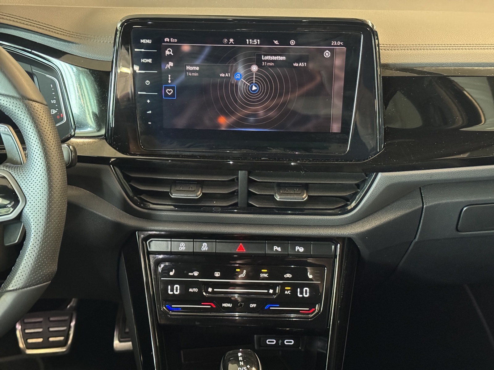 VW T-Roc 2.0 TSI R DSG 4Motion-image-10