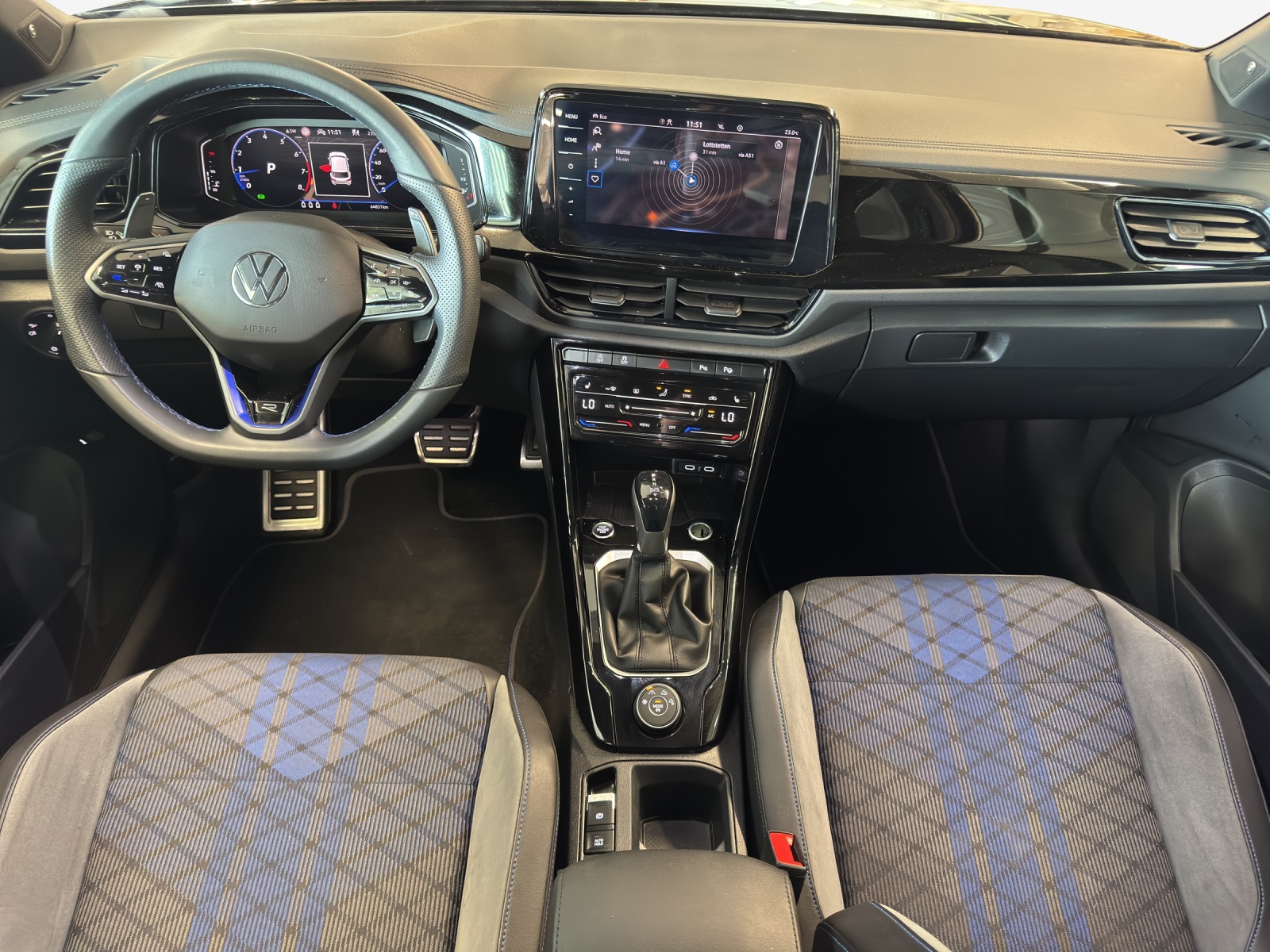 VW T-Roc 2.0 TSI R DSG 4Motion-image-8