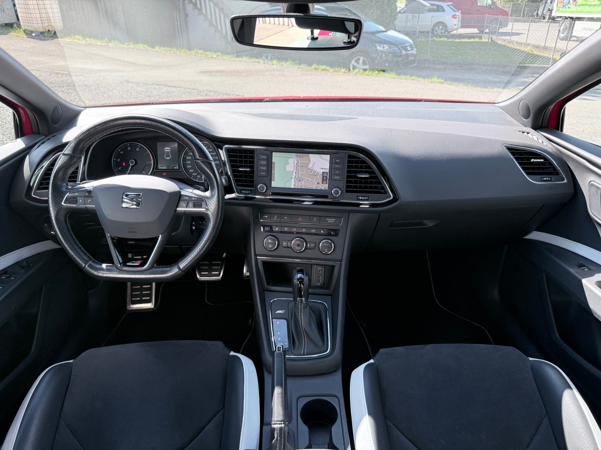 SEAT Leon 2.0 TSI Cupra 290 DSG-image-23