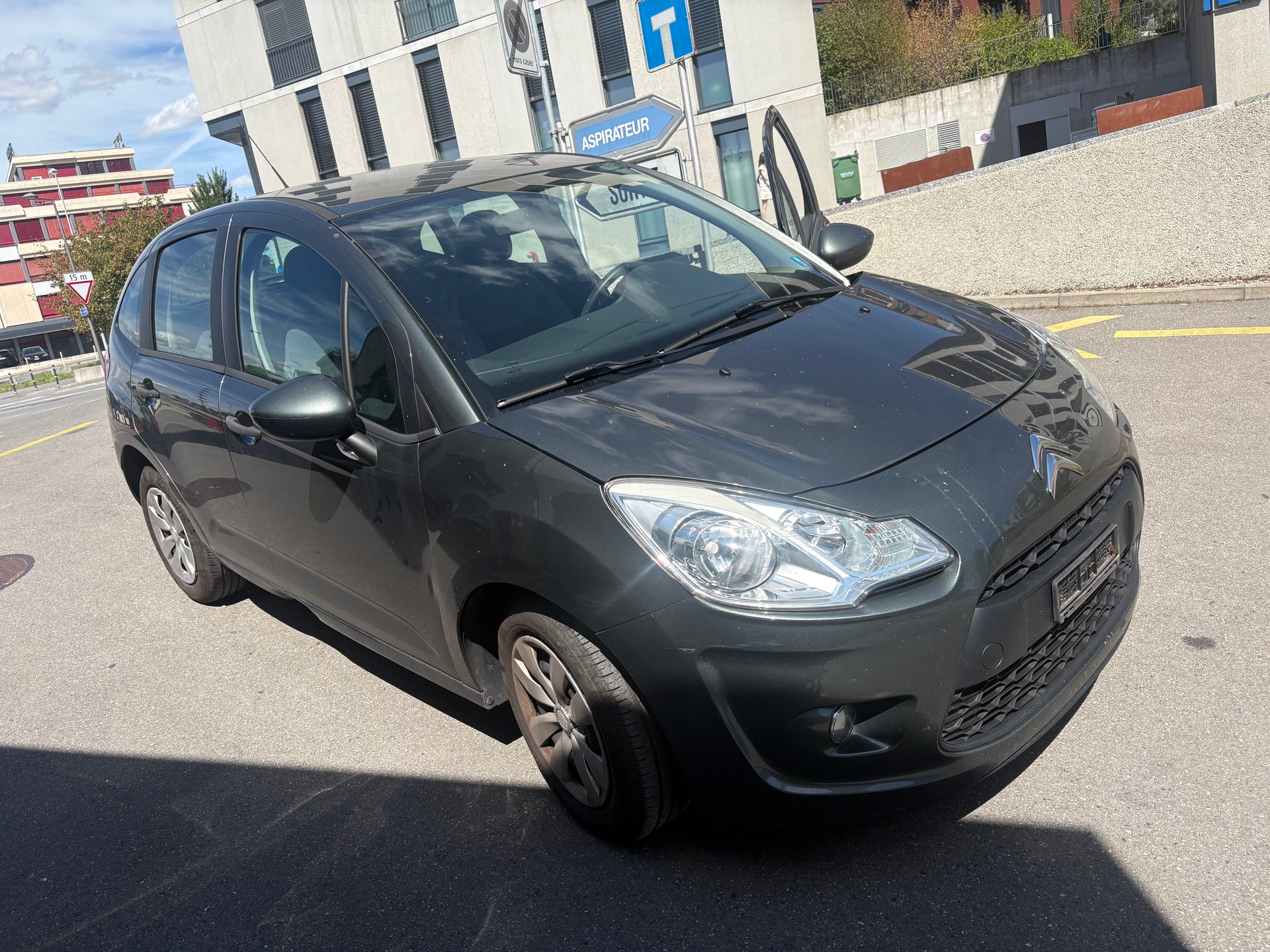 CITROEN C3 1.4i 16V Chic-image-8