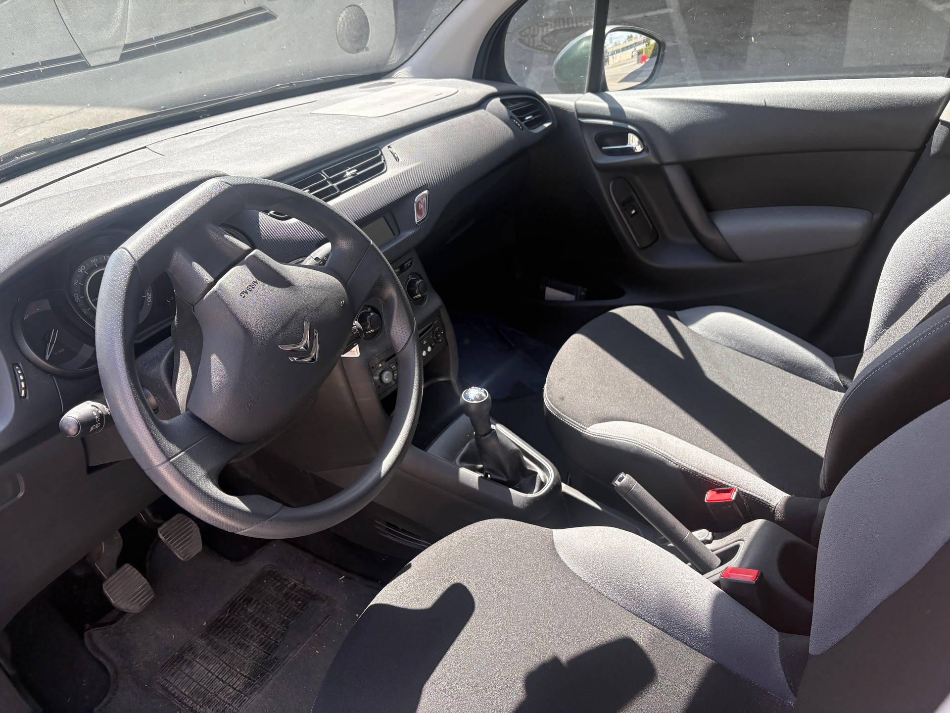 CITROEN C3 1.4i 16V Chic-image-6
