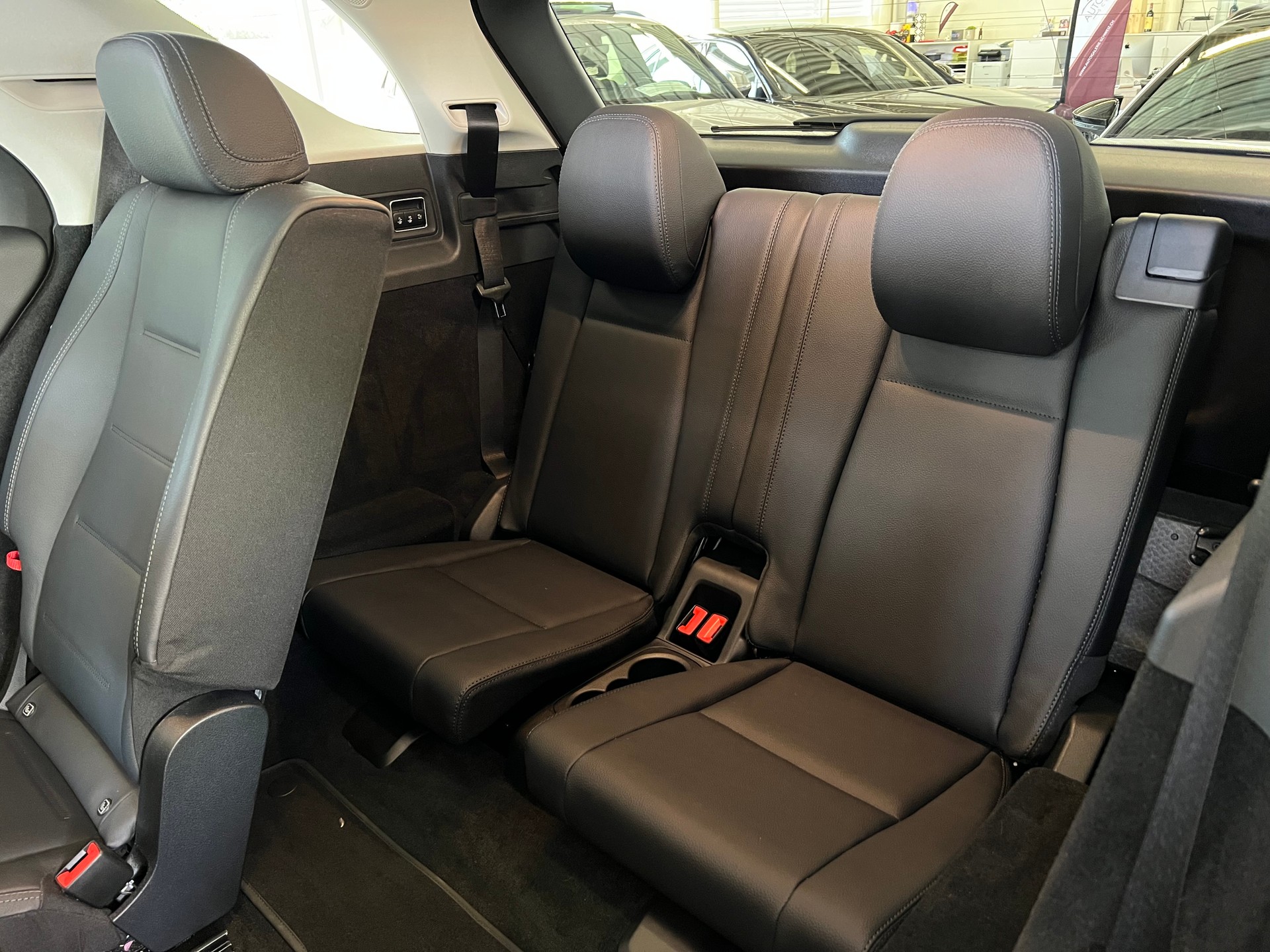 MERCEDES-BENZ GLE 450 4Matic AMG Line 9G-Tronic | CH | 7 Sitz | Airmatic | Night | Panorama | AHK |-image-17