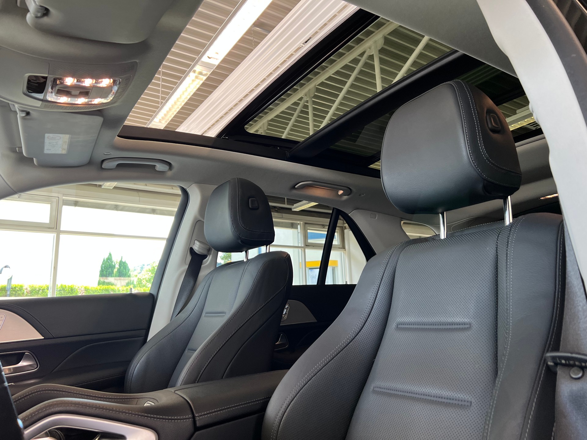 MERCEDES-BENZ GLE 450 4Matic AMG Line 9G-Tronic | CH | 7 Sitz | Airmatic | Night | Panorama | AHK |-image-5