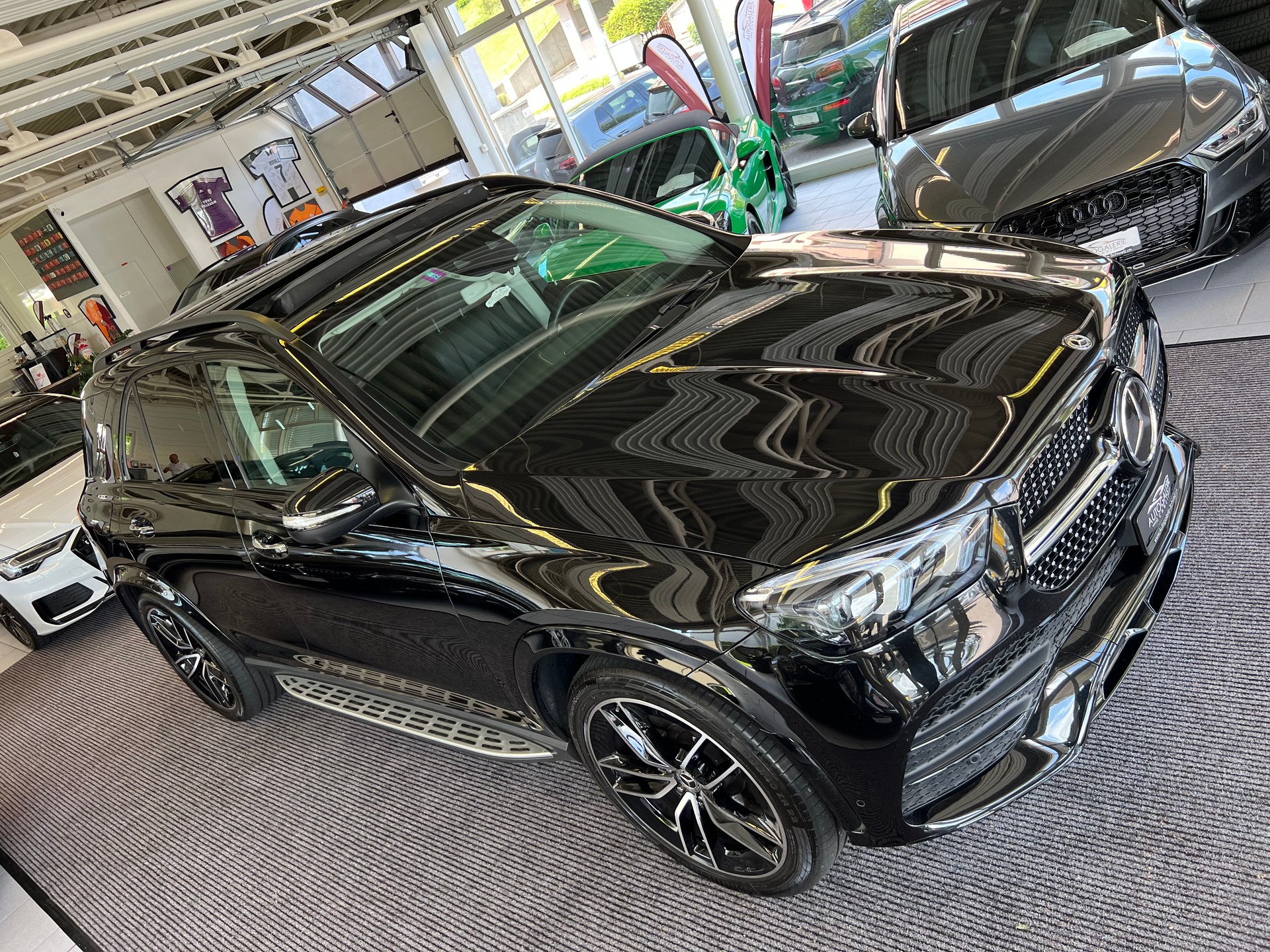 MERCEDES-BENZ GLE 450 4Matic AMG Line 9G-Tronic | CH | 7 Sitz | Airmatic | Night | Panorama | AHK |-image-29